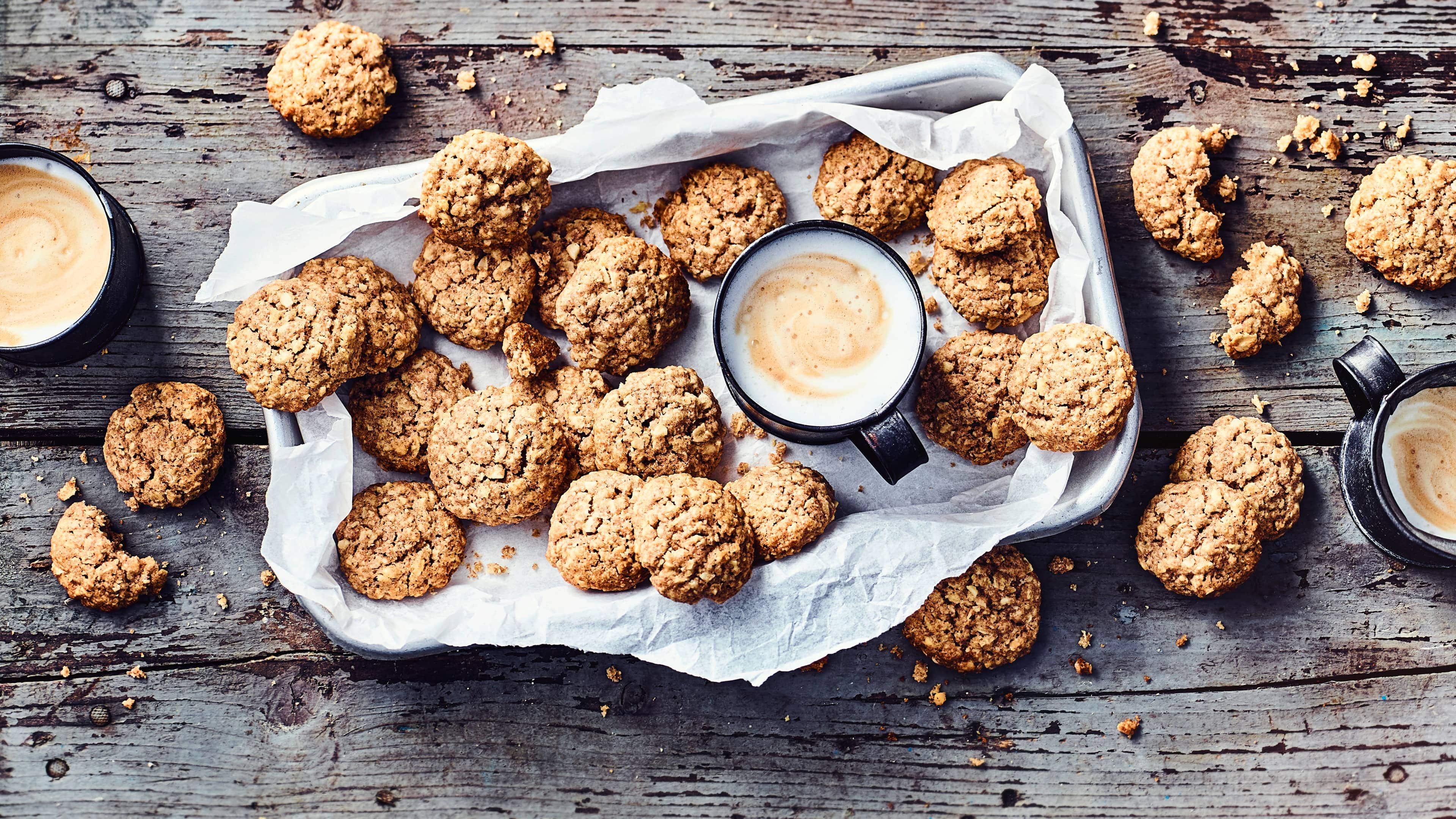 Vollkornkekse Mal eine Alternative zu Plätzchen mit Weißmehl: Unser Rezept für leckere Vollkornkekse mit Dinkelmehl und Haferflocken.