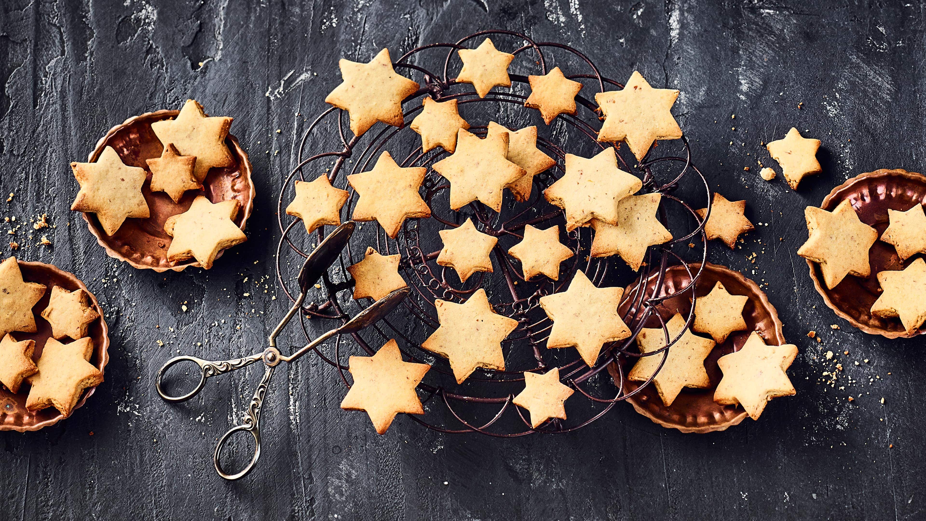Plätzchen ohne Zucker Leckerer Plätzchengenuss geht auch ohne Zucker! Bei unserem Rezept für klassische Mürbeteigplätzchen ganz ohne Zucker verwenden wir Honig als Süßungsmittel.