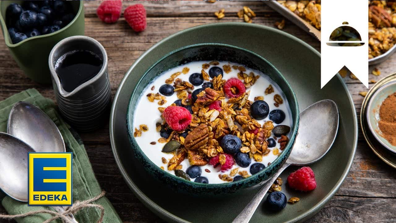 Kürbis-Granola YouTube Platzhalterbild für ein Video mit dem Titel 'Kürbis-Granola'.