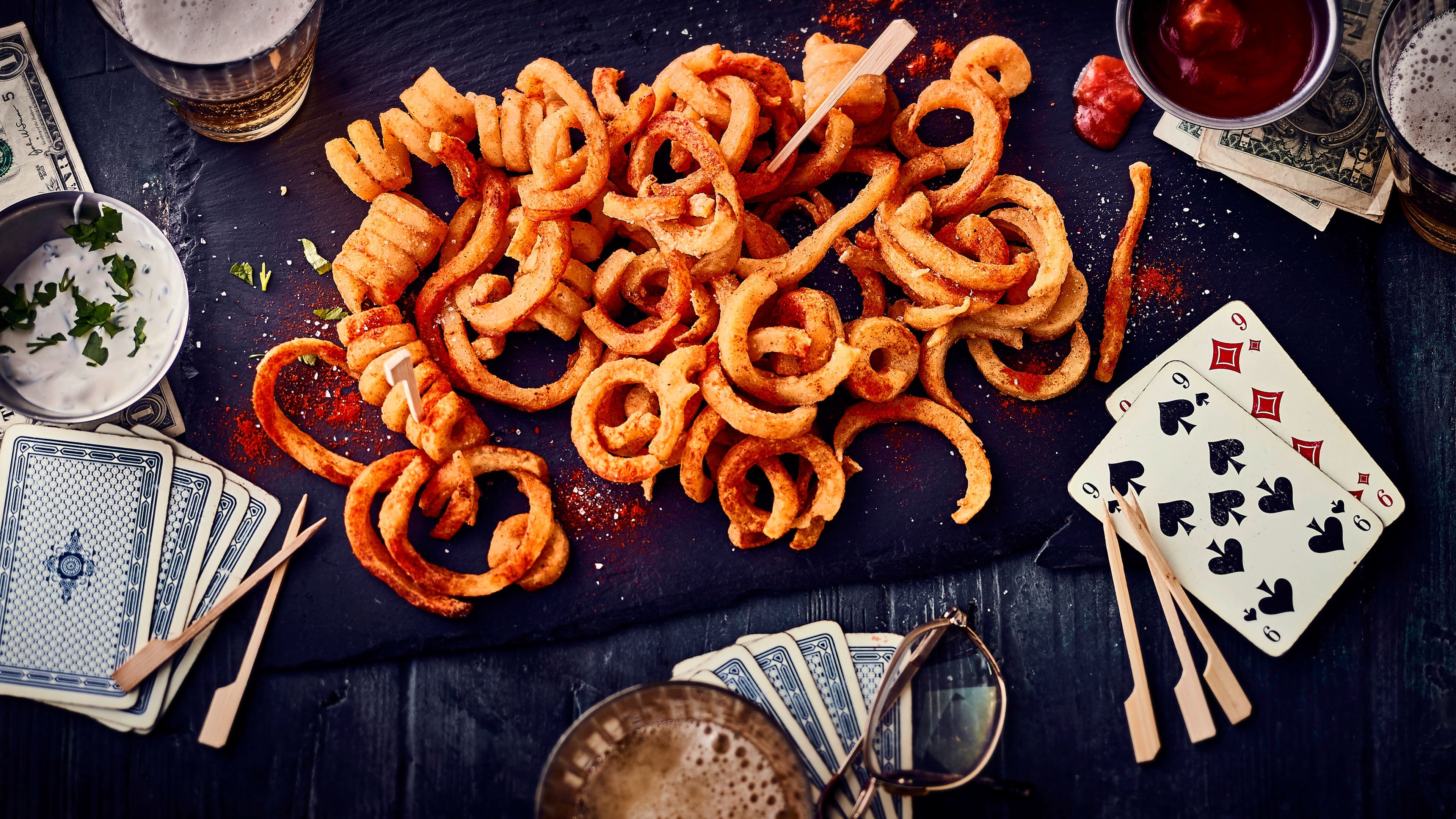 Curly Fries Da Pommes bekanntlich in jeder Form schmecken essen probieren Sie sie doch einfach mal gekräuselt mit unserem Rezept für selbstgemachte Curly Fries!