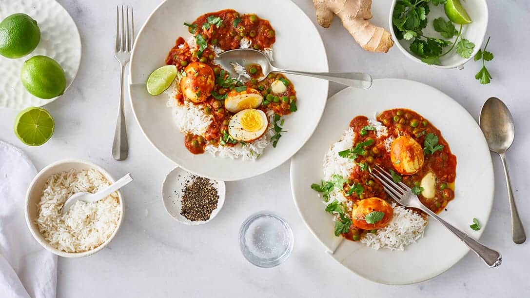Curry-Eier mit Reis Probieren Sie unsere leckeren Curry-Eier mit Reis. Ideal zur Mittagspause oder abends zuhause.