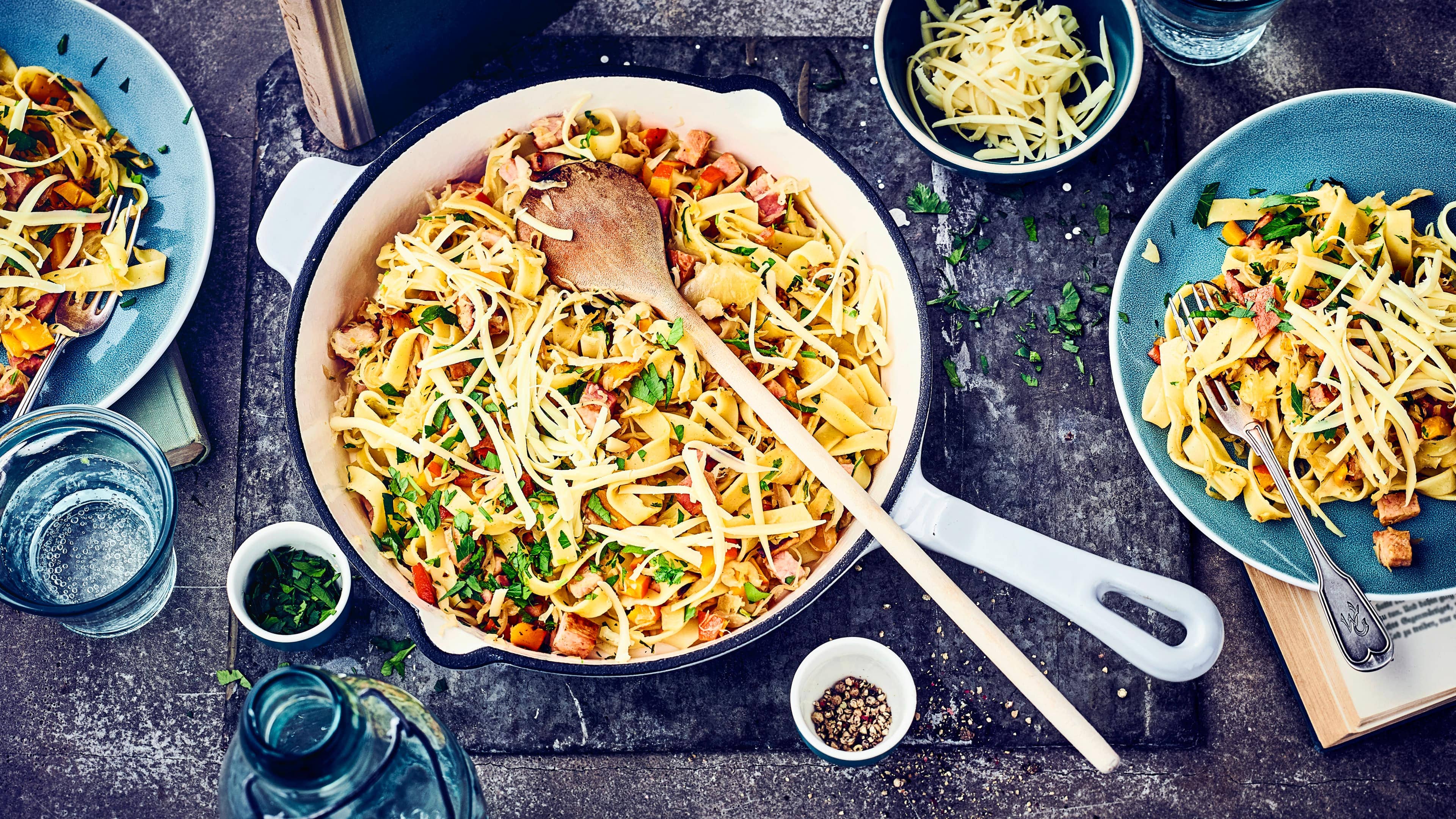 Sauerkrautpfanne mit Kürbis Sauerkrautpfanne mit Kürbis