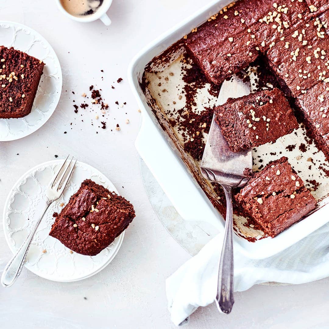 Erleben Sie extra schokoladigen Genuss mit feinstem Kakao zum Kaffee oder Tee – entdecken Sie unsere saftig-leckeren Brownie-Rezepte zum Selberbacken!