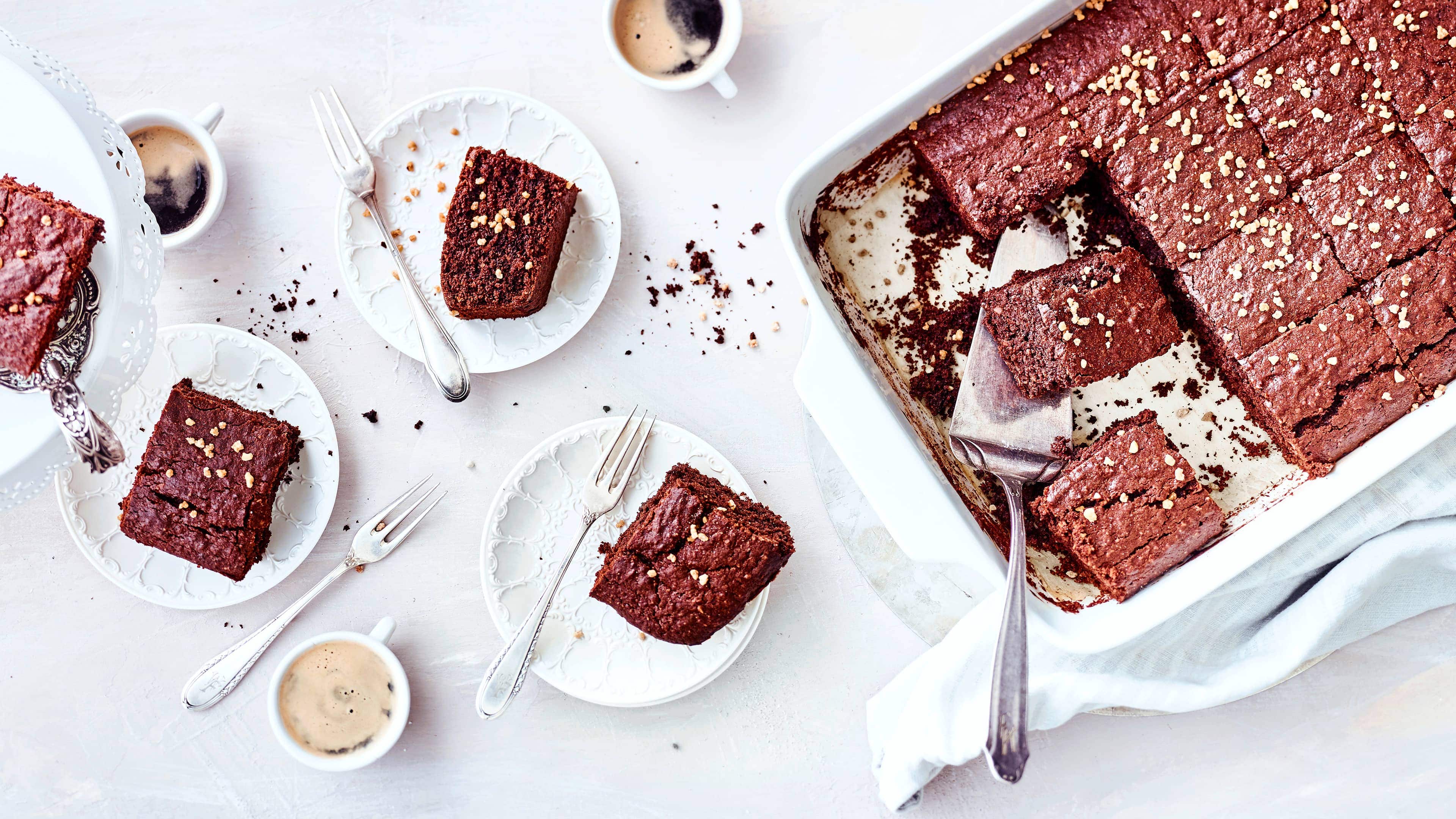 Brownie Erleben Sie extra schokoladigen Genuss mit feinstem Kakao zum Kaffee oder Tee – entdecken Sie unsere saftig-leckeren Brownie-Rezepte zum Selberbacken!