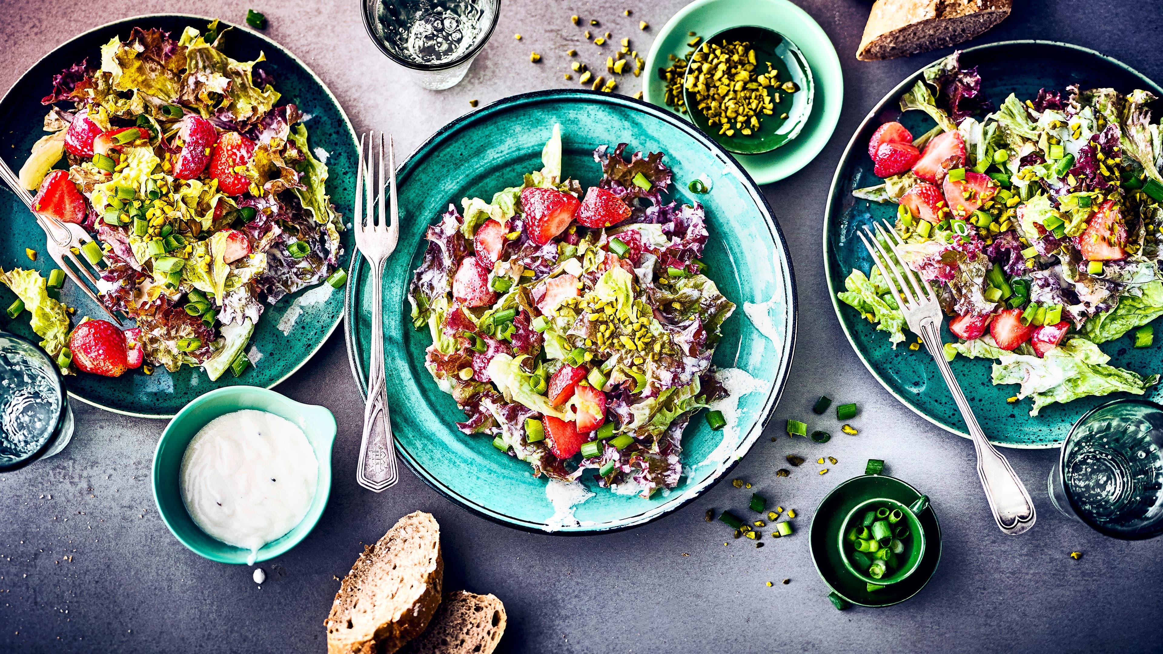 Blattsalat mit Erdbeeren Blattsalat mit Erdbeeren