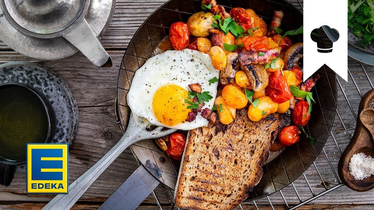 English Breakfast YouTube Platzhalterbild für ein Video mit dem Titel 'English Breakfast '.