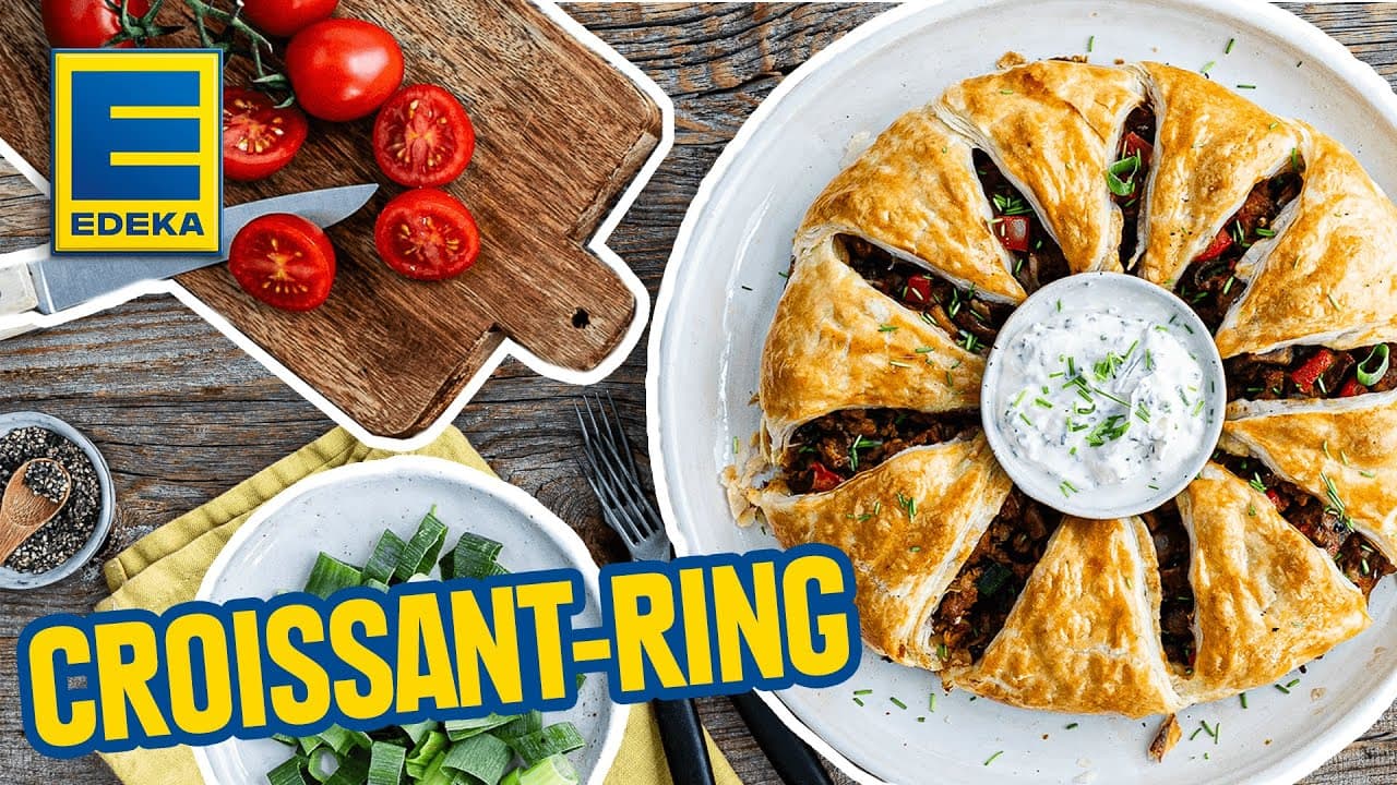 Croissant-Ring mit Rührei-Käse-Füllung YouTube Platzhalterbild für ein Video mit dem Titel 'Croissant-Ring mit Rührei-Käse-Füllung'.