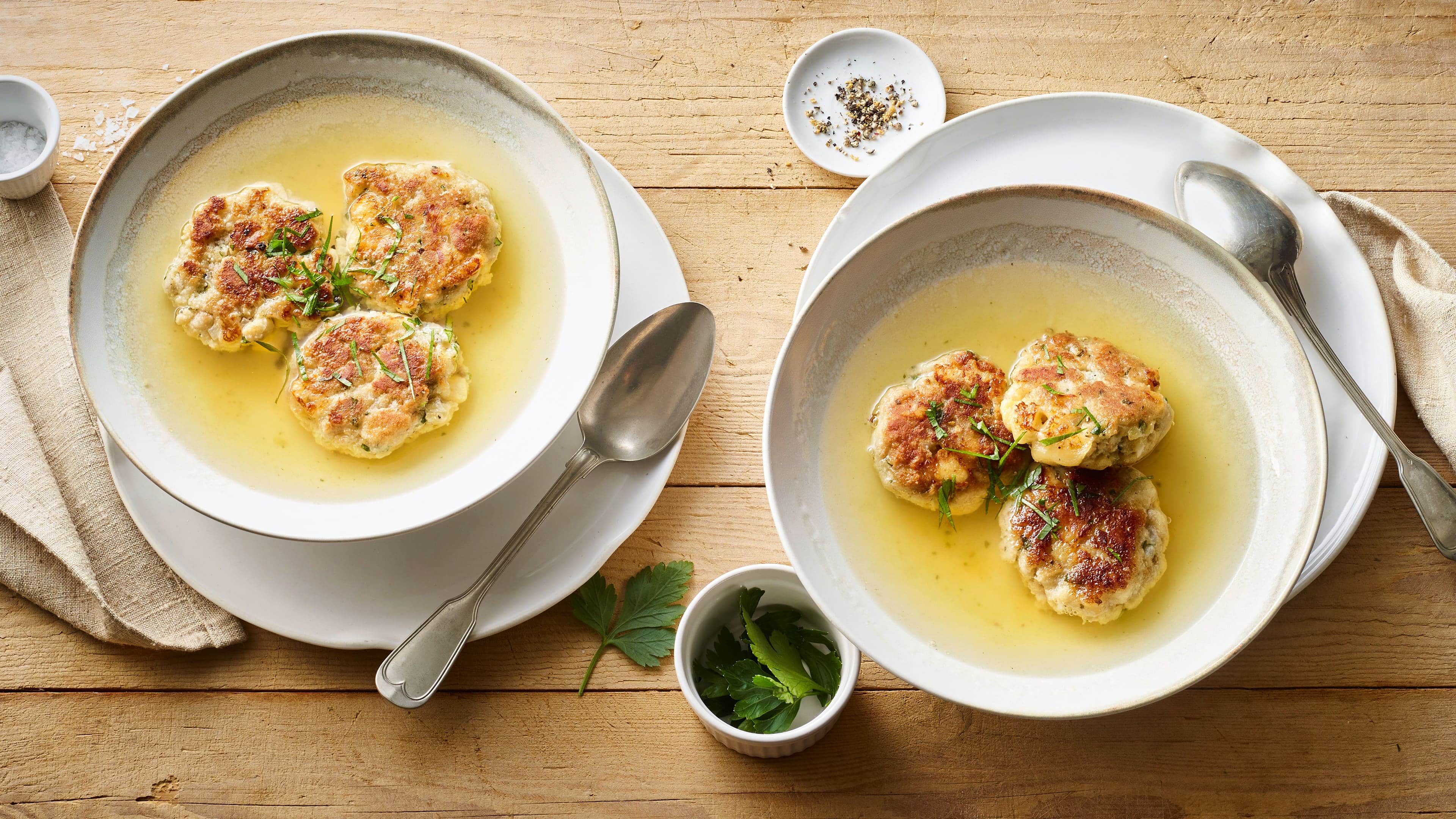 Kaspressknödelsuppe Kaspressknödelsuppe