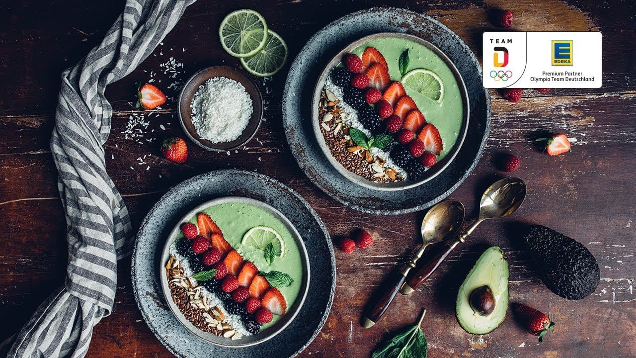Avocado-Beeren-Bowl YouTube Platzhalterbild für ein Video mit dem Titel 'Avocado-Beeren-Bowl'.