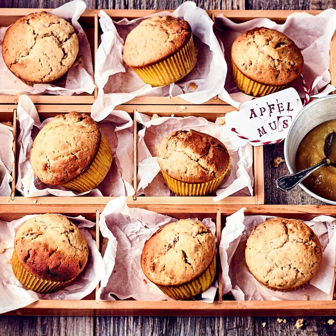 Ganz schnell selbergemacht und dazu herrlich saftig: Diese Apfelmusmuffins schmecken Kindern wie Erwachsenen