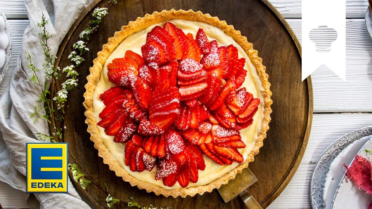 Erdbeerkuchen selber machen YouTube Platzhalterbild für ein Video mit dem Titel 'Erdbeerkuchen selber machen'.