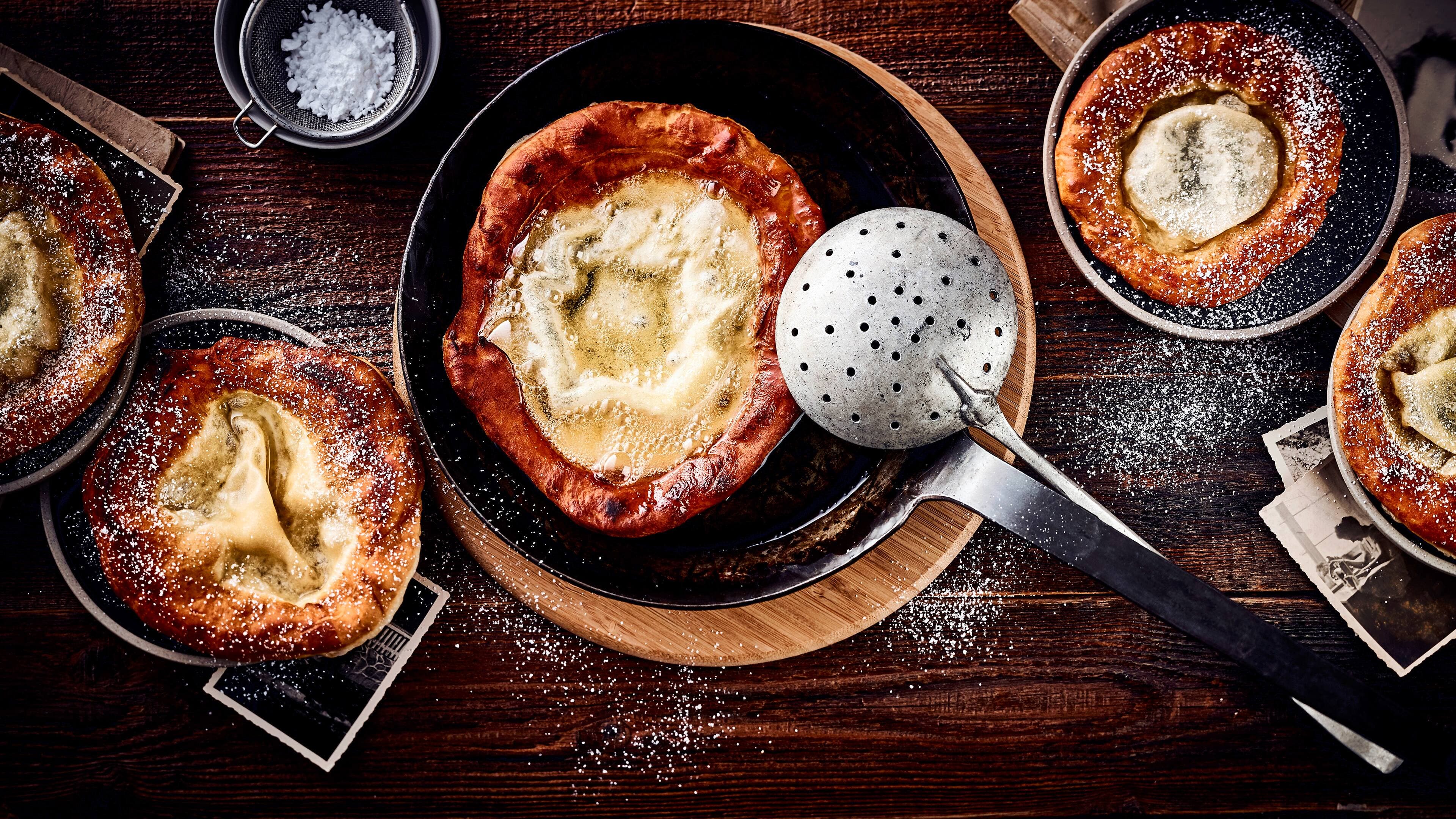 Ausgezogene Ein bayrisches Originalrezept: Ausgezogene, oft auch als Krapfen oder Knieküchle bezeichnet, müssen vor dem Ausbacken im Fett auseinandergezogen werden – daher auch der Name!