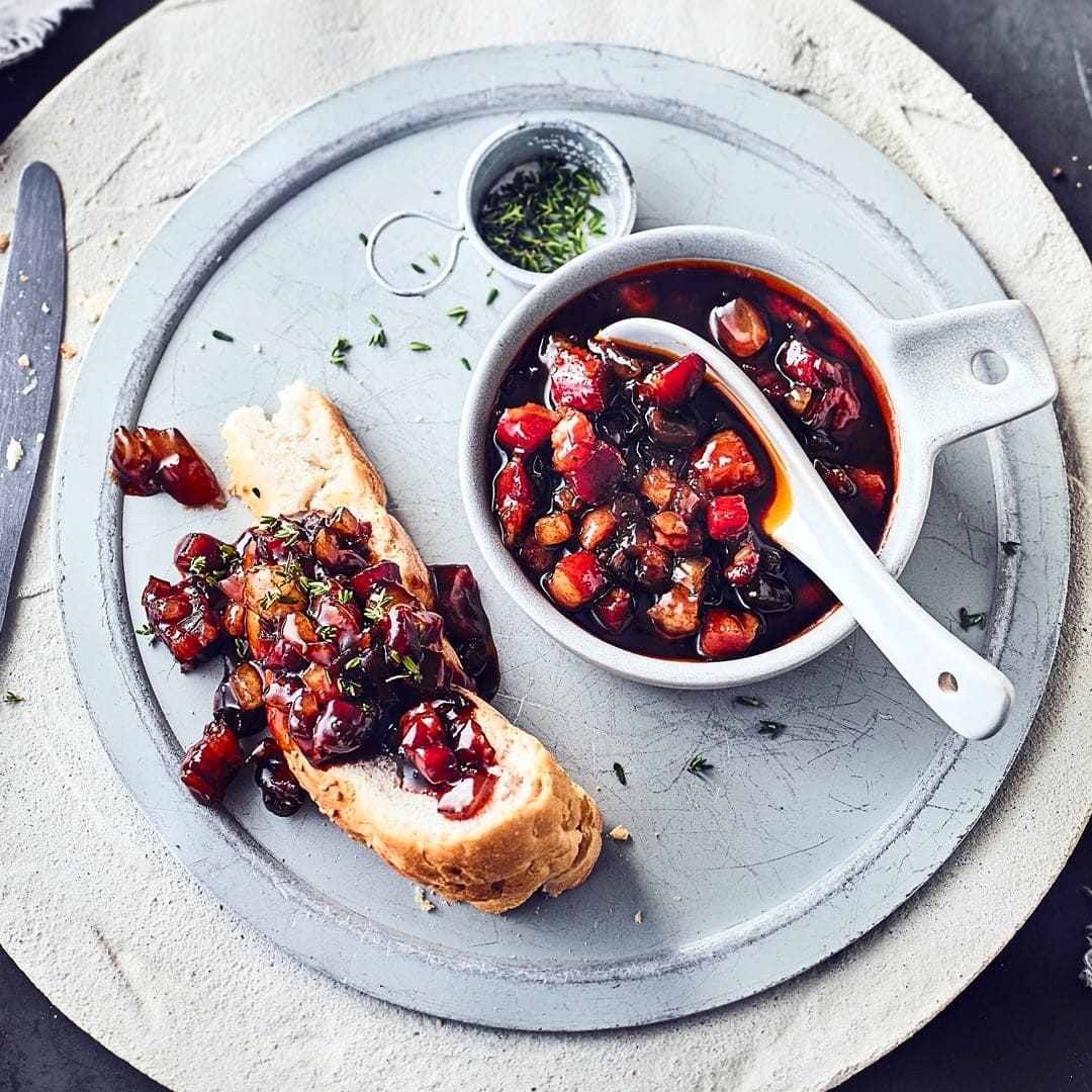 Ein Genuss für Feinschmecker: Herzhafter Bacon-Jam – ob als herzhafte Idee zum Frühstück oder als Dip zu Fleisch.
