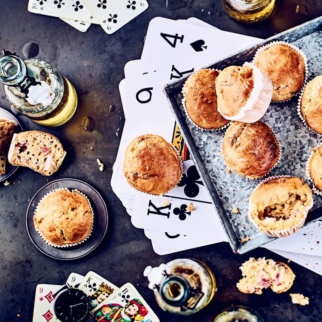 Muffins zum Männerabend? Aber natürlich! Unsere herzhaften Biermuffins mit Speck und Käse sind der perfekte Begleiter!