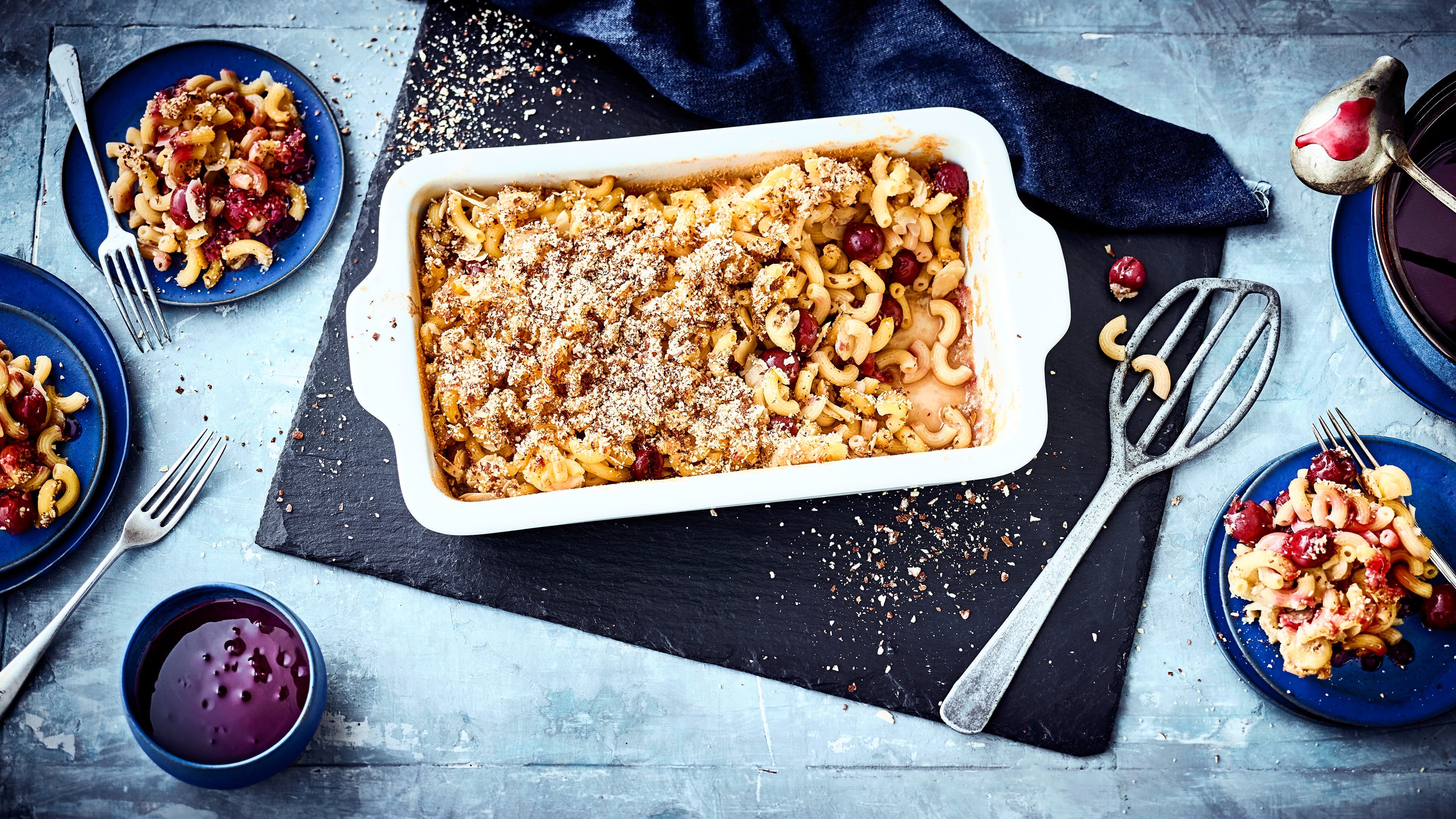 Nudel-Kirsch-Auflauf Einfach, schnell, lecker: Backen Sie einen köstlich duftenden Kirschauflauf als Dessert oder als süßes Hauptgericht – ideal auch für Kindergeburtstage!