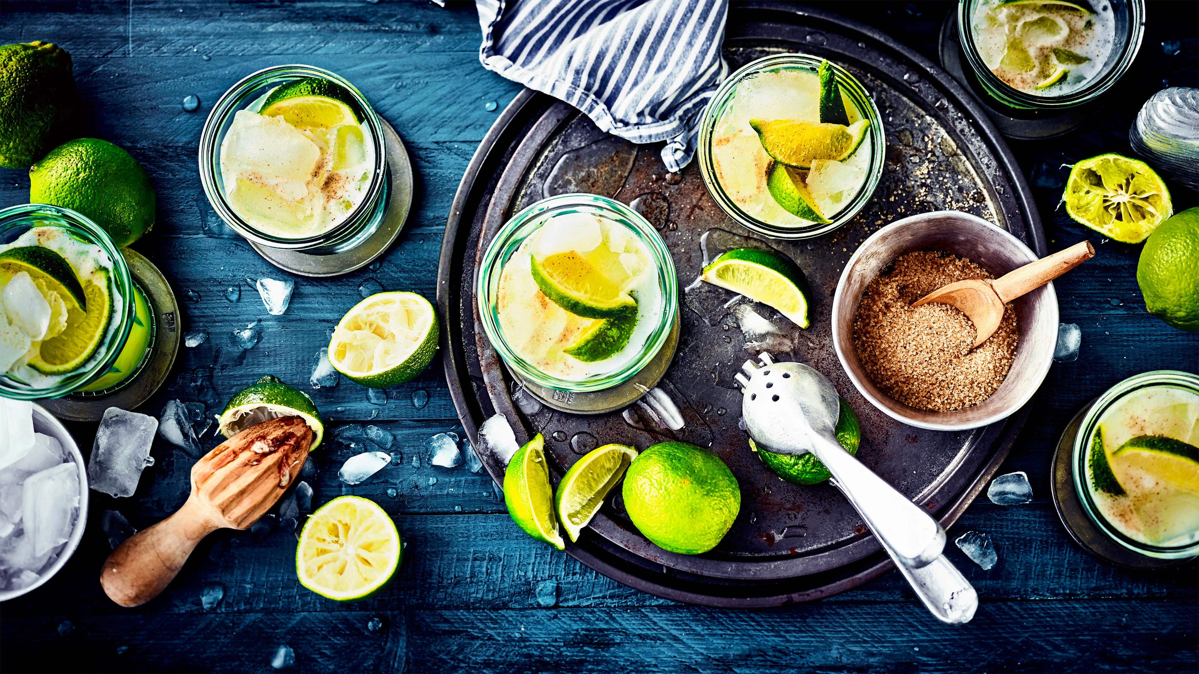 Caipirinha Wenn Zuckerrohrschnaps auf Limetten, Zucker und Crushed Ice trifft, entsteht ein Cocktail, der nach Lebensfreude schmeckt: Mixen Sie einen Caipirinha mit EDEKA!