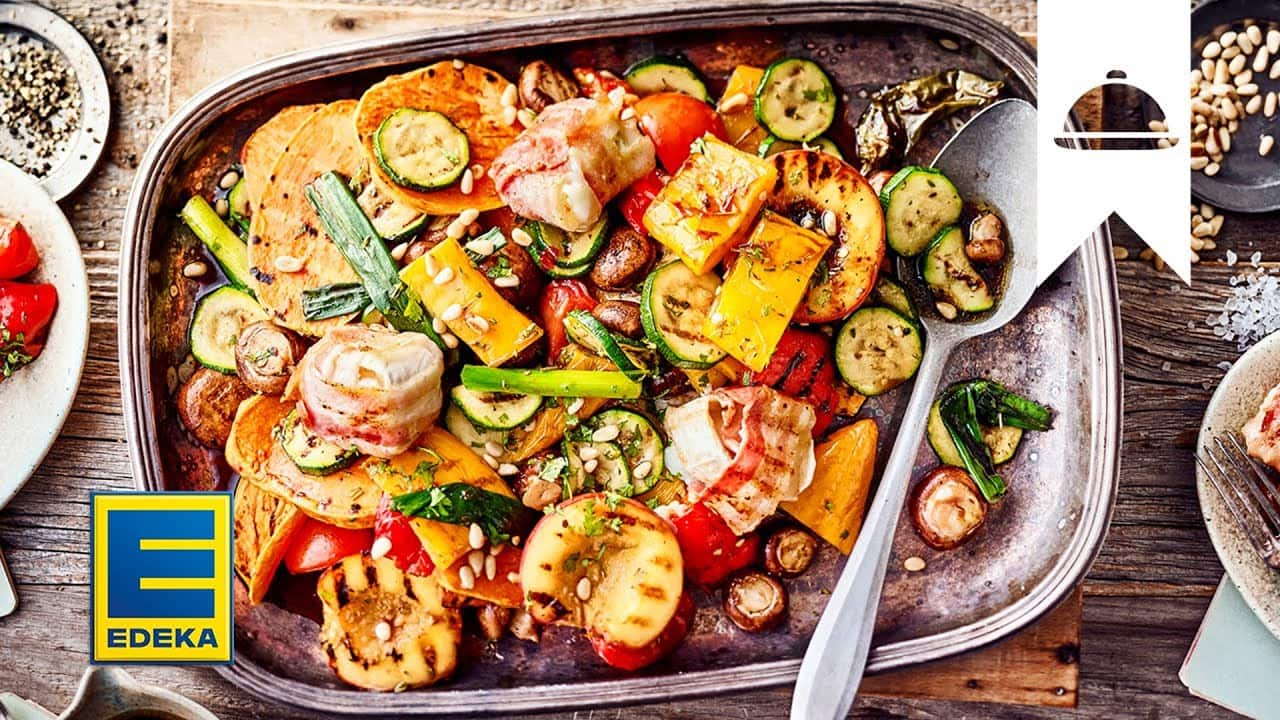 Grillgemüse-Salat Rezept YouTube Platzhalterbild für ein Video mit dem Titel 'Grillgemüse-Salat Rezept '.