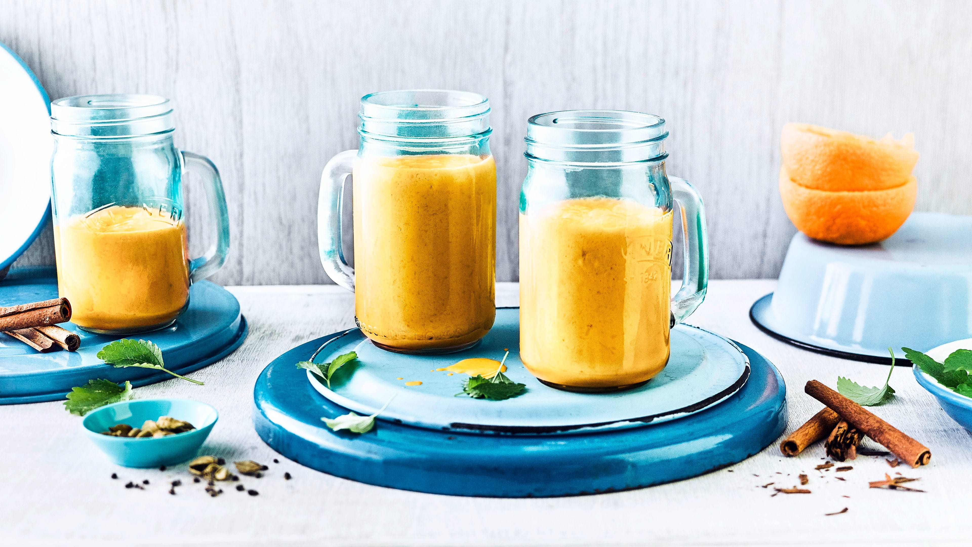 Hafer-Mango-Drink Unser Tipp für einen vegetarischen Shake: Probieren Sie unser Rezept für einen Drink aus Hafer, Mango und Joghurt aus – in fünf Minuten fertig!