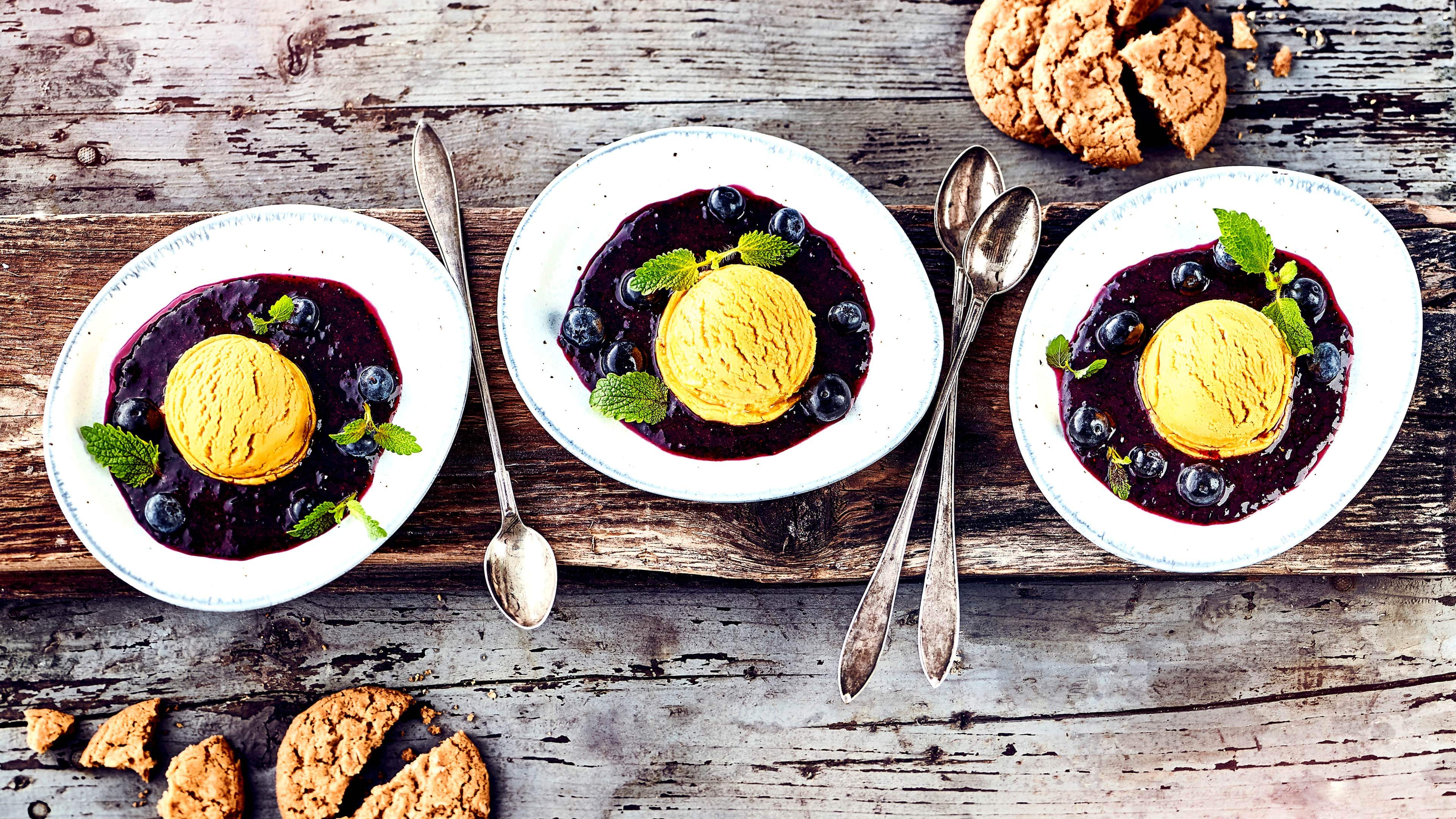 Aprikosensorbet mit Soße Aprikosensorbet mit Soße