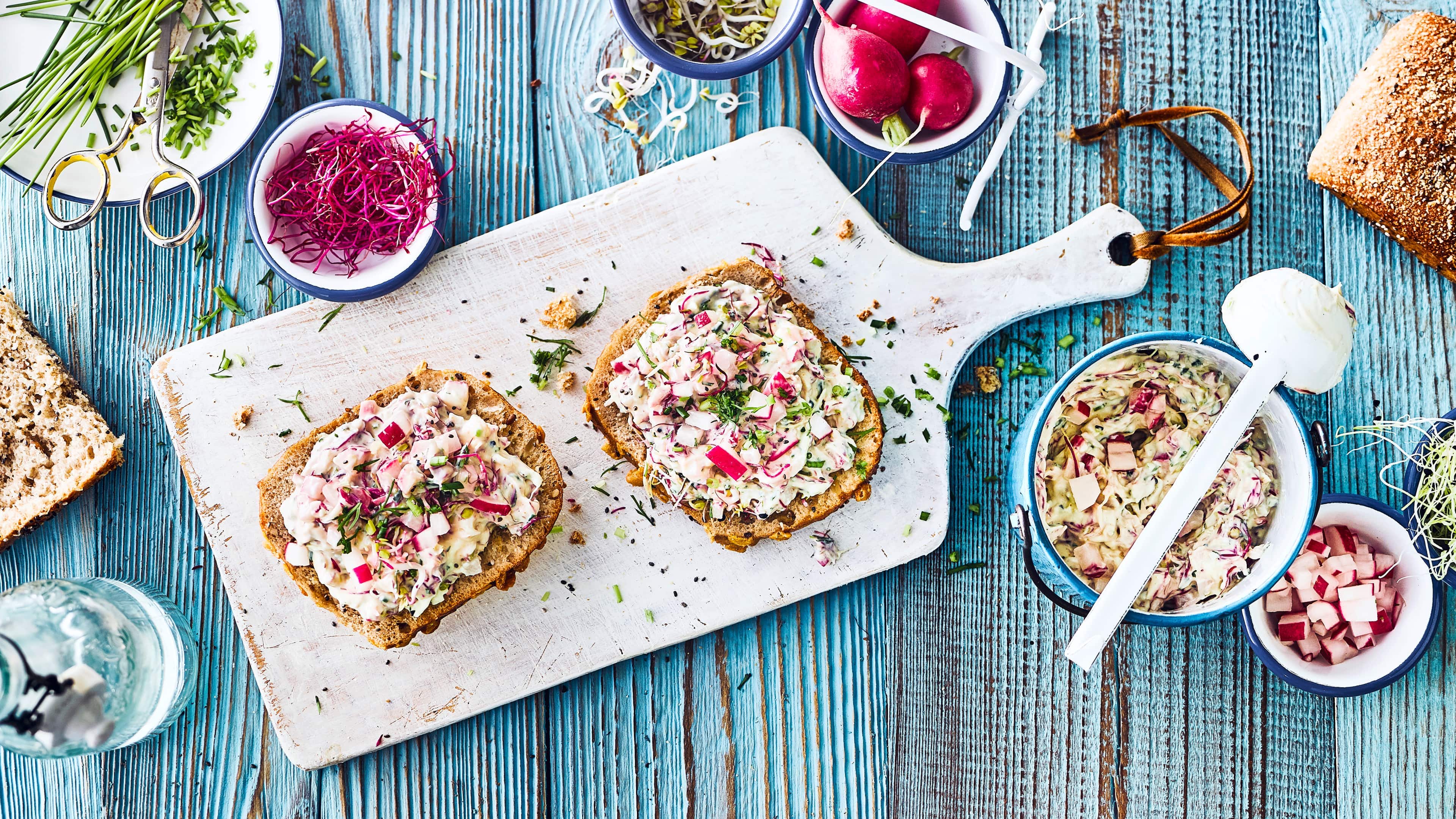 Kräuter-Sprossenbrötchen Kräuter-Sprossenbrötchen