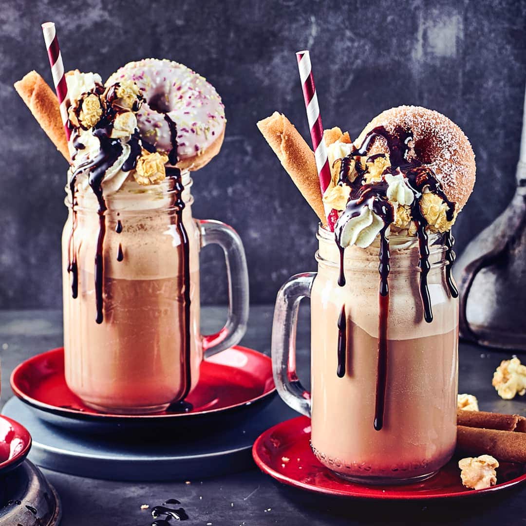 Definitiv nicht nur etwas für Freaks! Unsere verrückten Freak Shakes sehen nicht nur einfach fantastisch aus, sondern sind dazu auch noch super köstlich! Milchshake war gestern, jetzt kommen die Freak Shakes!