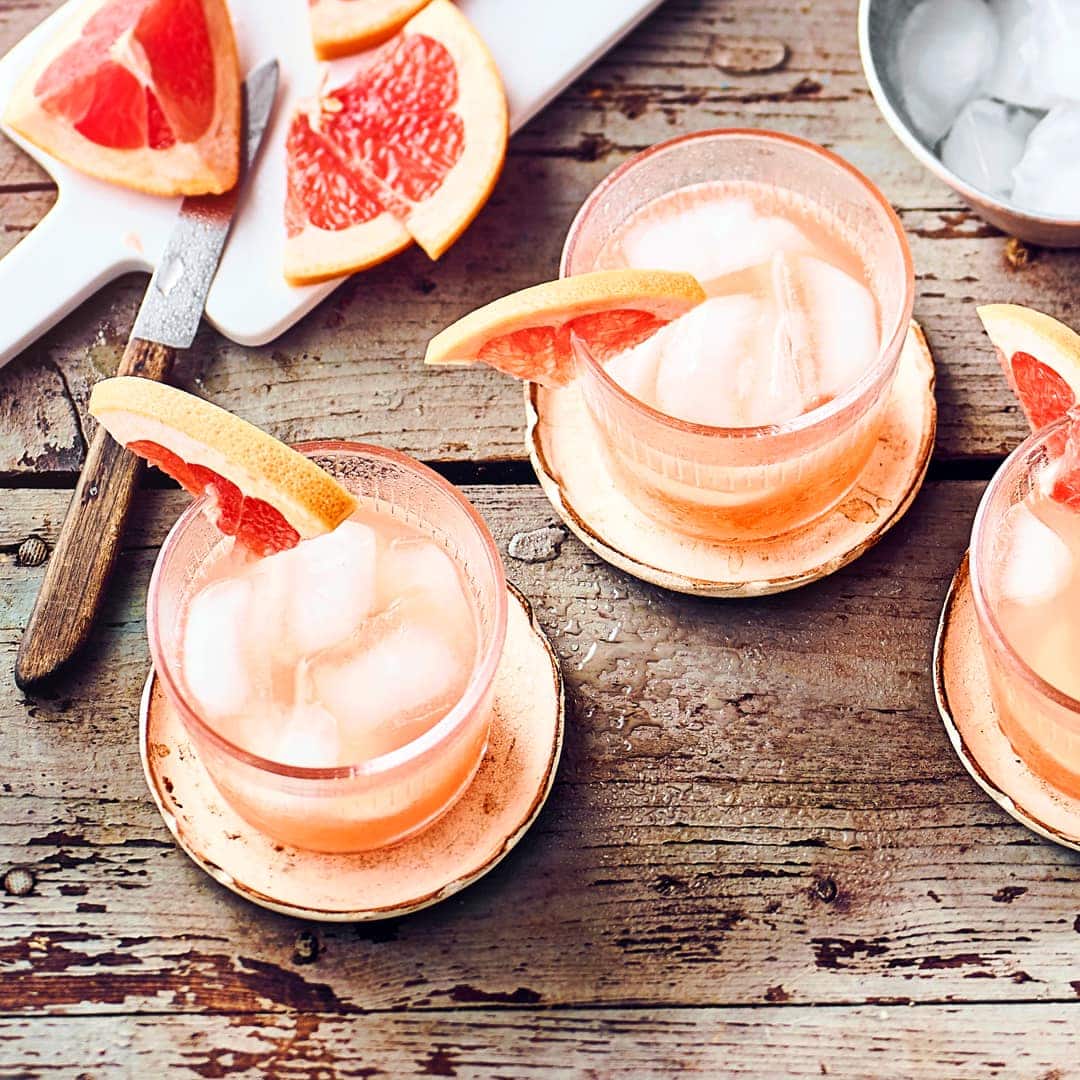 Sommerlich erfrischender Saft mit frisch ausgepressten Grapefruits und Litschisaft.