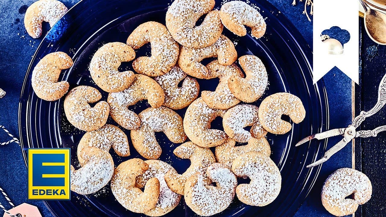 Vanillekipferl Rezept YouTube Platzhalterbild für ein Video mit dem Titel 'Vanillekipferl Rezept'.