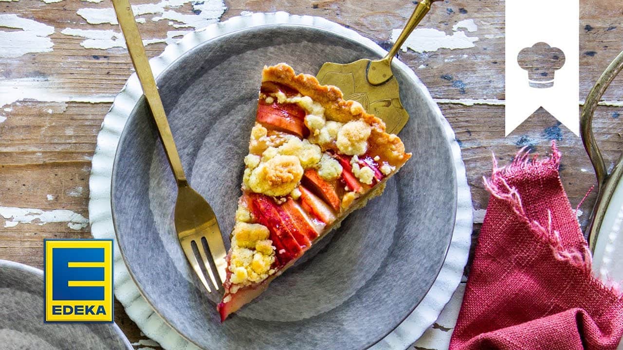 Apfelkuchen mit Streuseln Rezept YouTube Platzhalterbild für ein Video mit dem Titel 'Apfelkuchen mit Streuseln Rezept'.