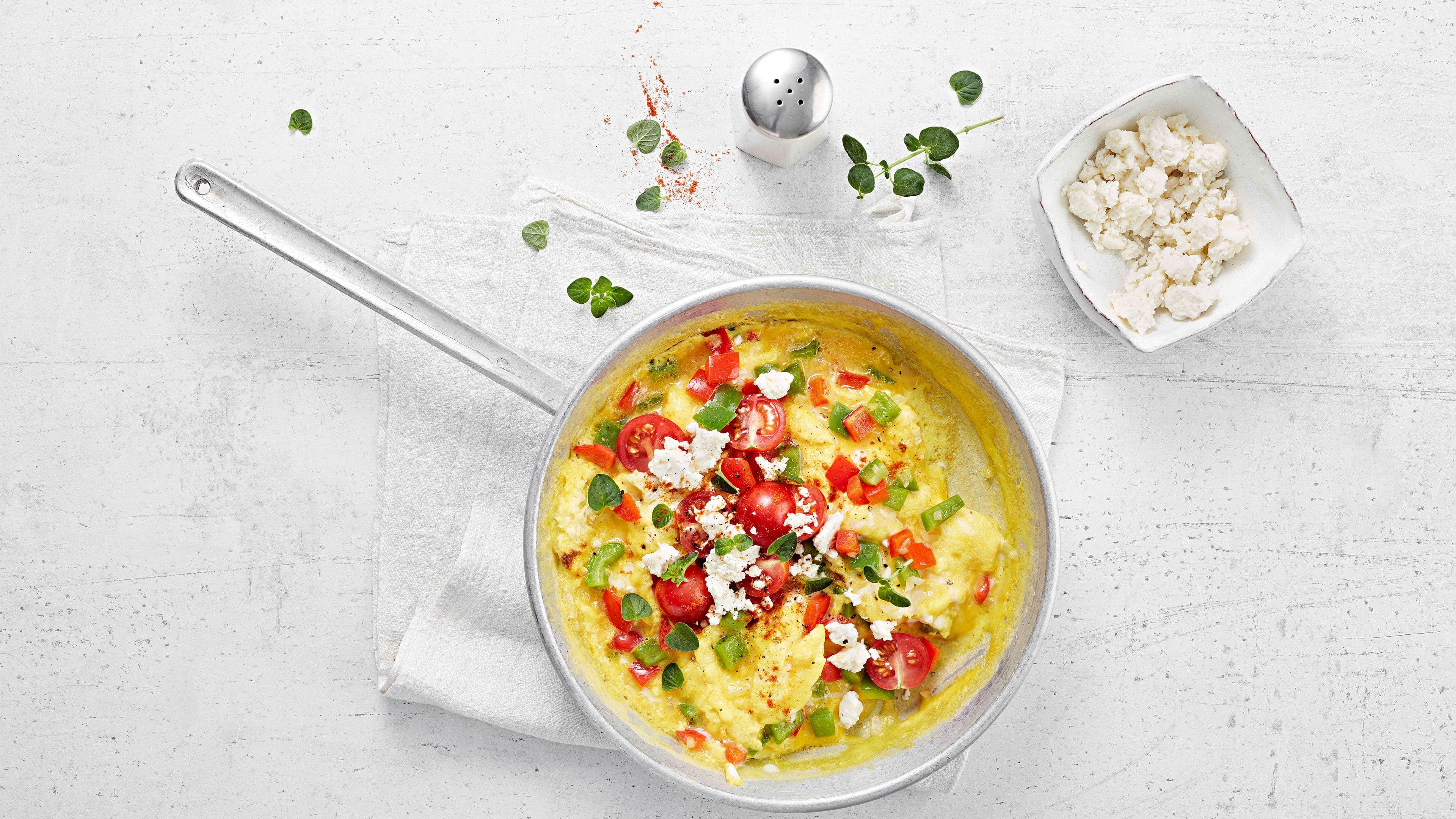 Rührei mit Paprika und Hirtenkäse Rührei mit Paprika und Hirtenkäse