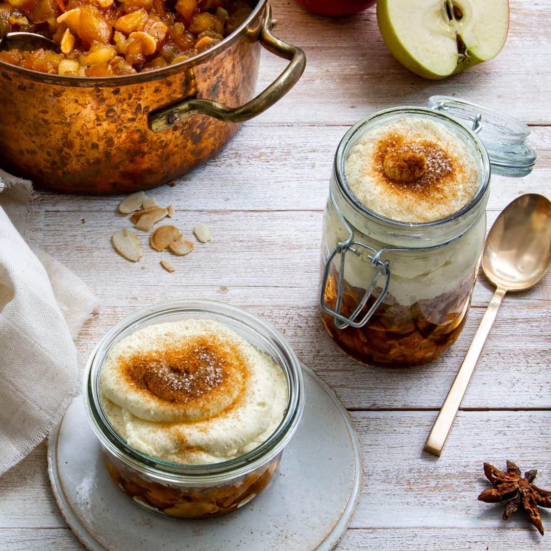 Brauchen Sie noch eine Idee für das Dessert zum Weihnachtsessen? Wie wäre es mit unserem selbstgemachten Bratapfel-Tiramisu mit leckerer Mascarponecreme?