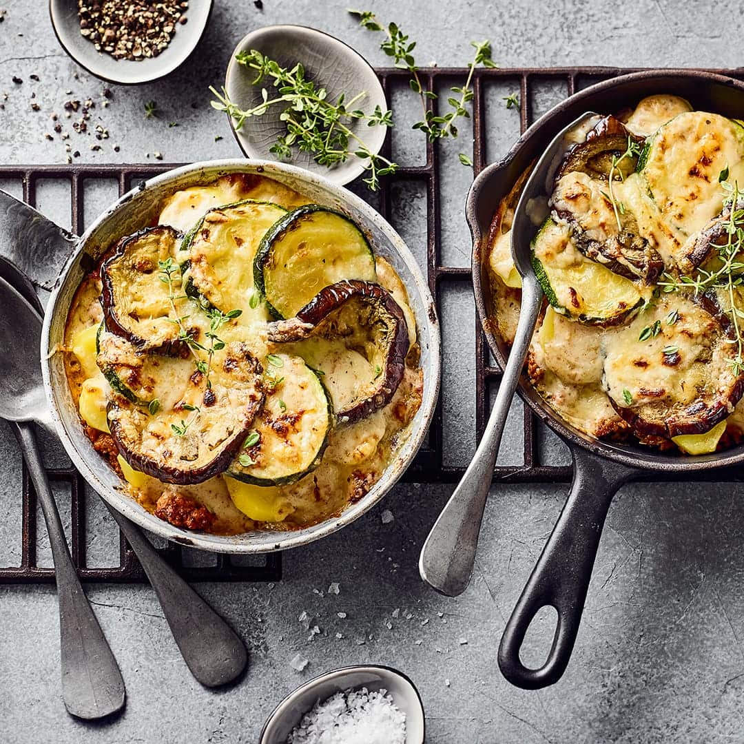 Kochen Sie deftiges griechisches Moussaka selber und verwöhnen Sie sich und Ihre Familie mit unserem köstlichen Moussaka-Rezept! Worauf warten Sie?