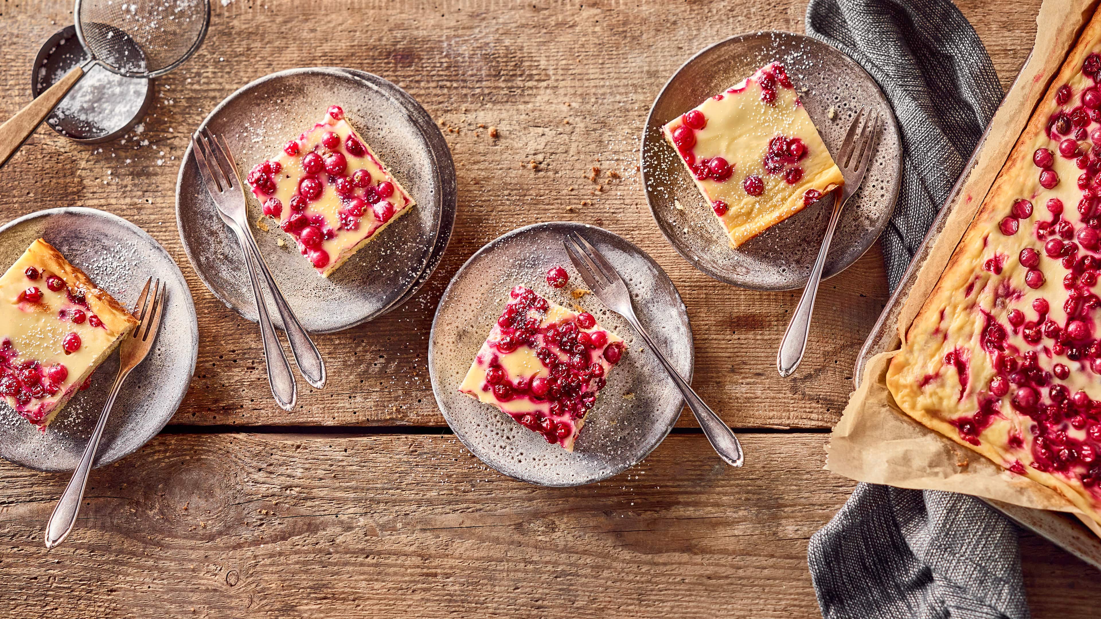 Johannisbeerkuchen mit Schmand Johannisbeerkuchen mit Schmand