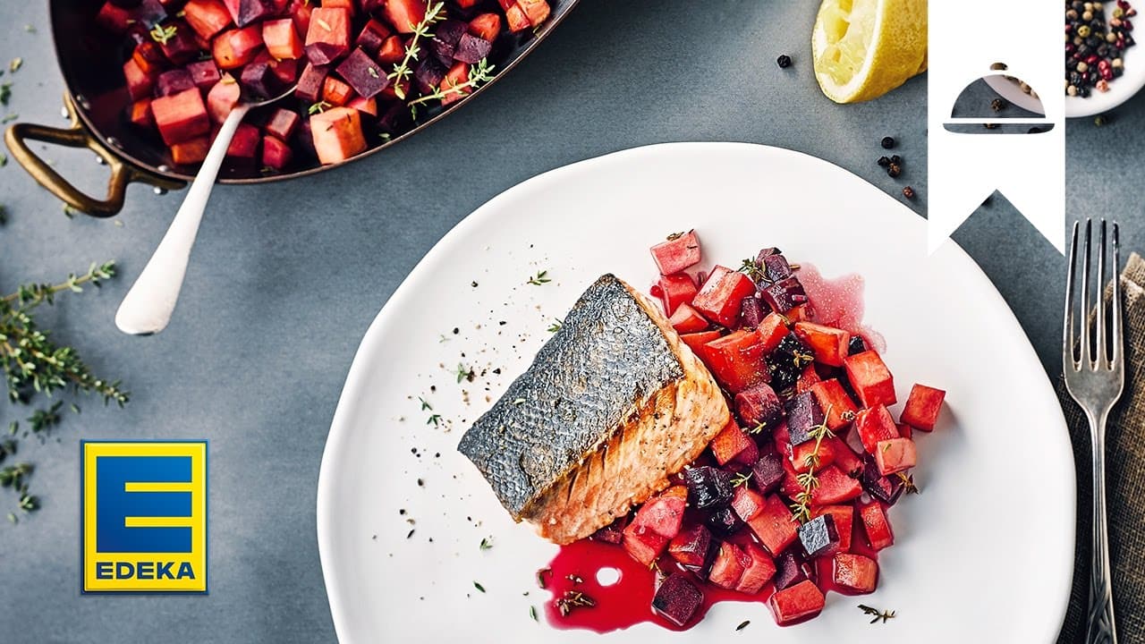 Lachs mit Ofengemüse YouTube Platzhalterbild für ein Video mit dem Titel 'Lachs mit Ofengemüse'.