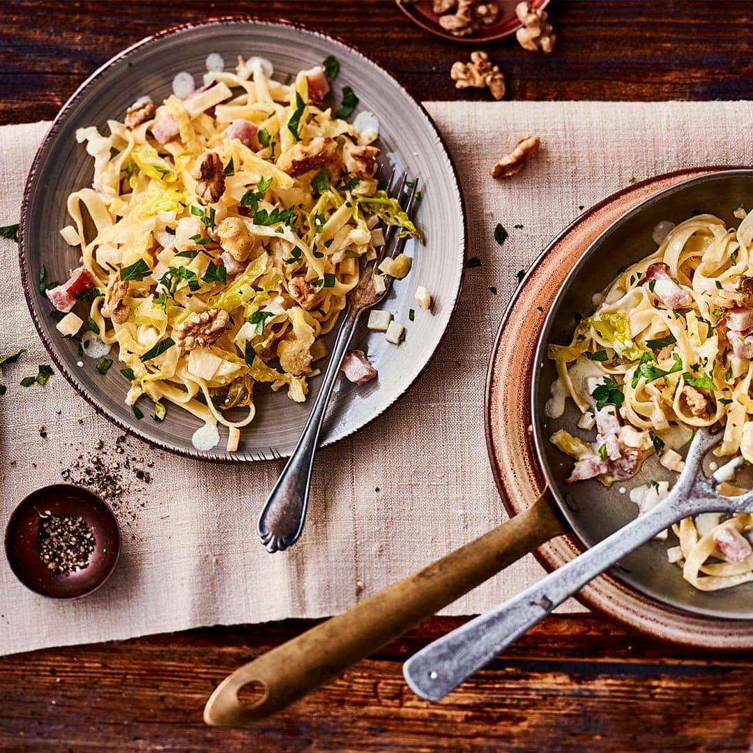 Traditionell aus Österreich kommt unser Rezept für köstliche Krautfleckerl und schmeckt richtig schön deftig!