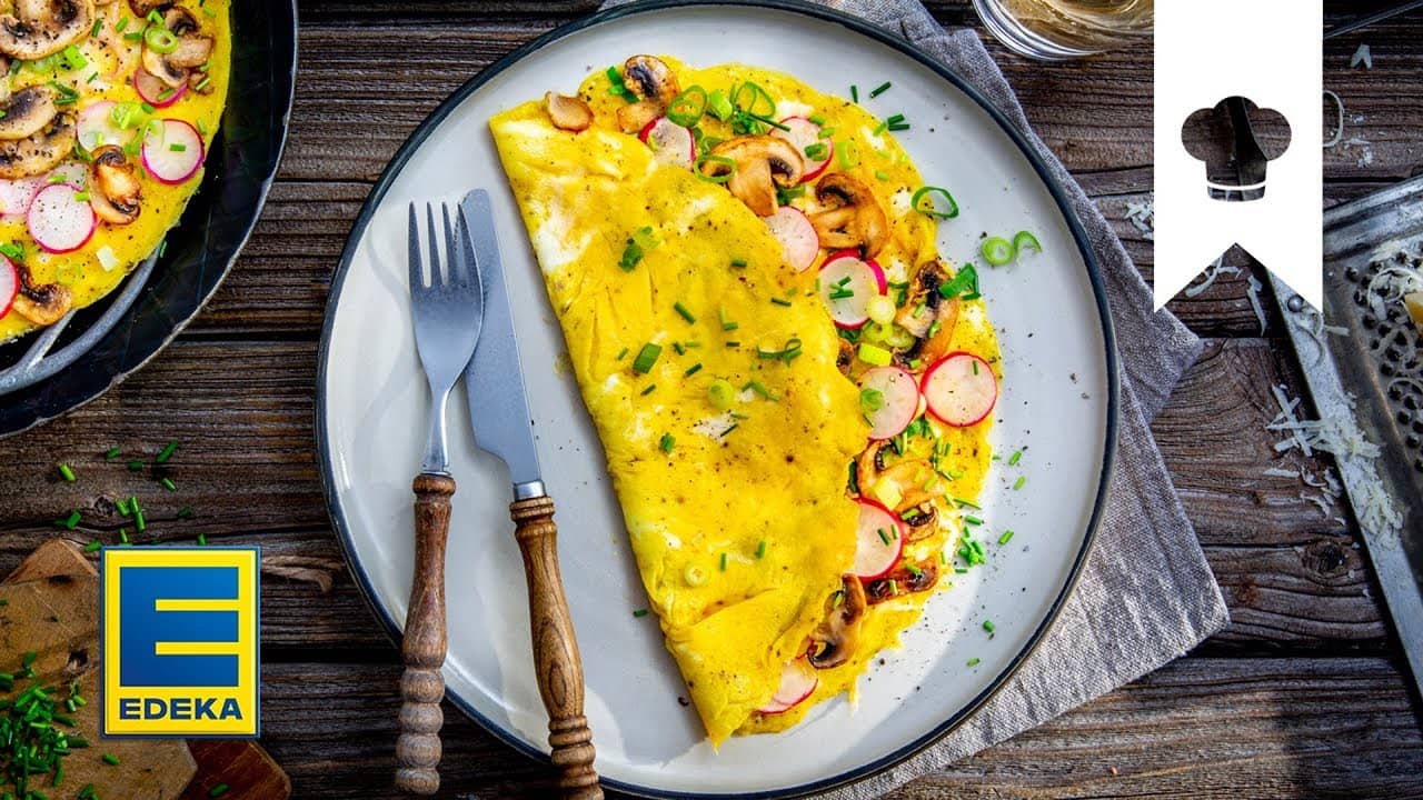 Omelette mit Champignons Rezept YouTube Platzhalterbild für ein Video mit dem Titel 'Omelette mit Champignons Rezept'.