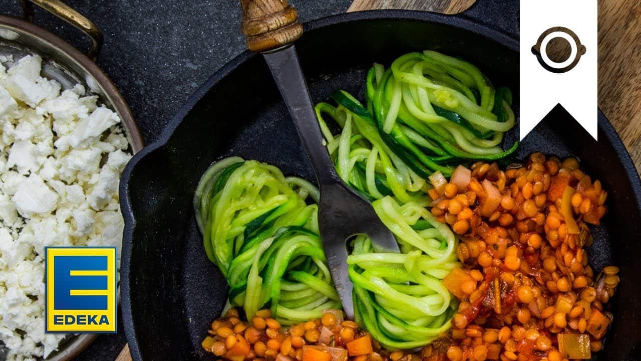 Zoodles Bolognese Rezept YouTube Platzhalterbild für ein Video mit dem Titel 'Zoodles Bolognese Rezept'.