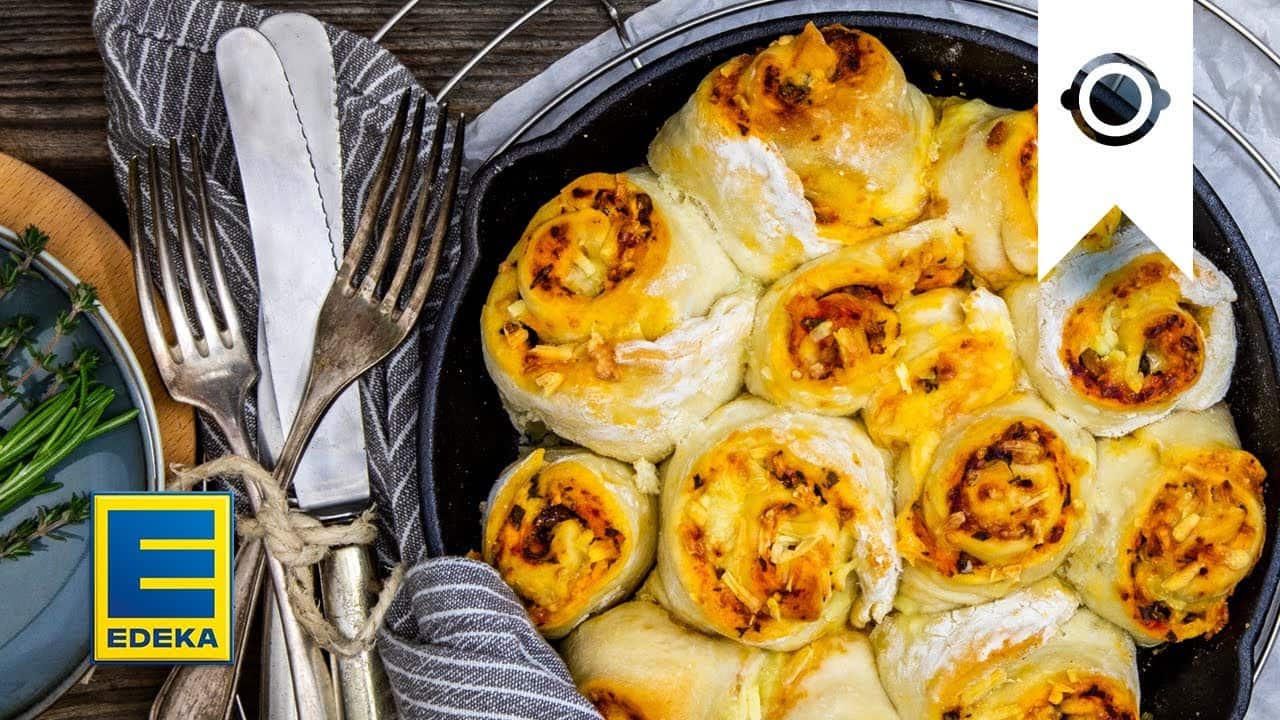 Pizzabrötchen selber machen YouTube Platzhalterbild für ein Video mit dem Titel 'Pizzabrötchen selber machen'.