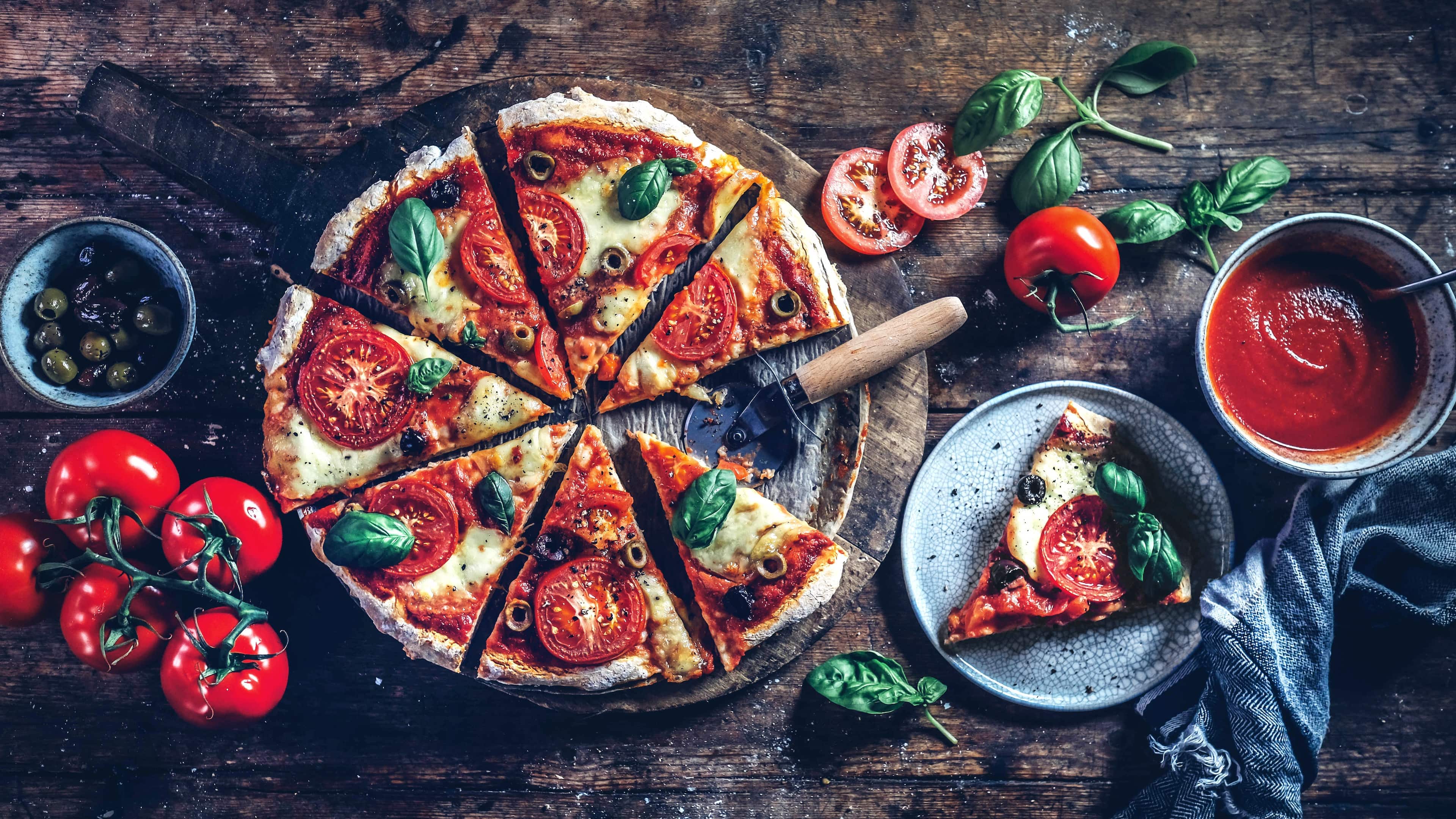Glutenfreie Pizza Lust auf vollen Pizza-Genuss aber ohne Gluten? Probieren Sie unser Rezept für selbstgemachte glutenfreie Pizza mit Mozzarella.