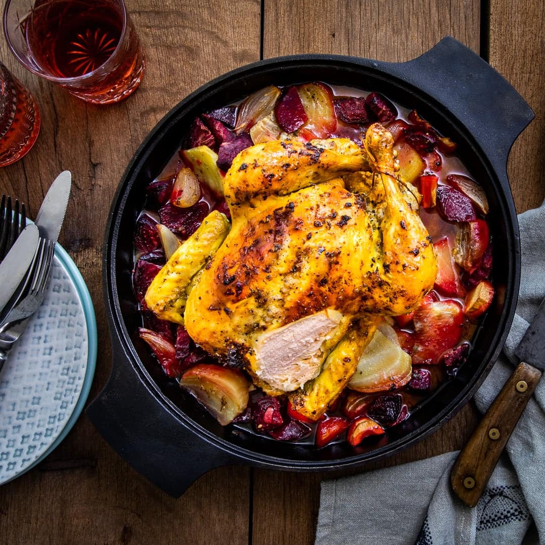 Zitronenhühnchen ist in der ganzen Welt zu finden, aber wir lieben es besonders als klassisches Zitronenhuhn mit Ofengemüse: Schön knusprig!