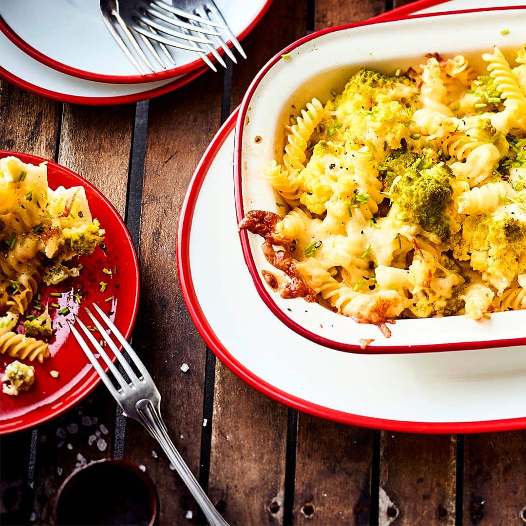 Unser Tipp für ein leckeres Pastagericht aus dem Ofen: Probieren Sie unseren Auflauf mit Fusilli, Käse und Romanesco – servierfertig in 50 Minuten!