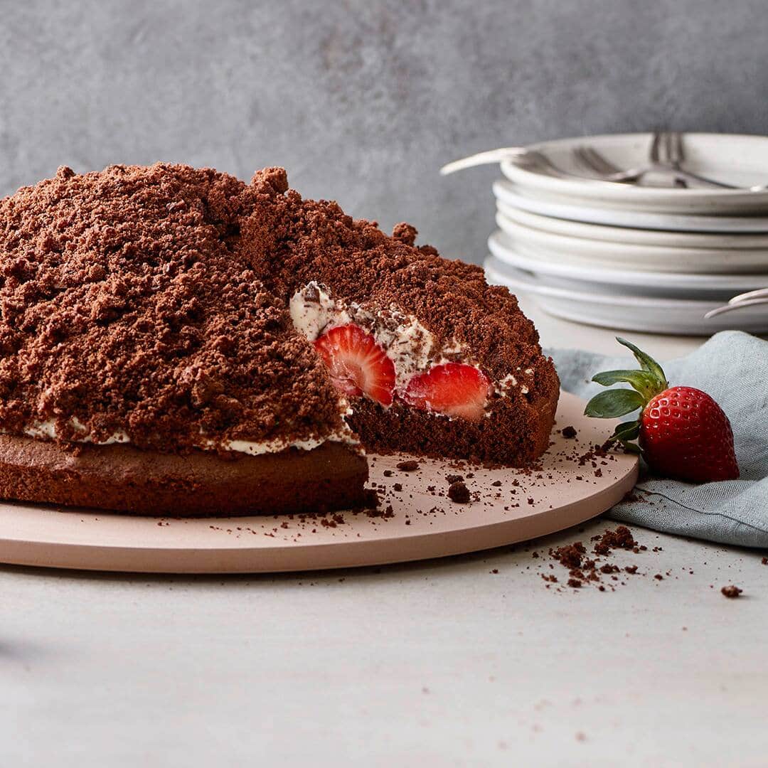 Maulwurfkuchen mit Erdbeeren