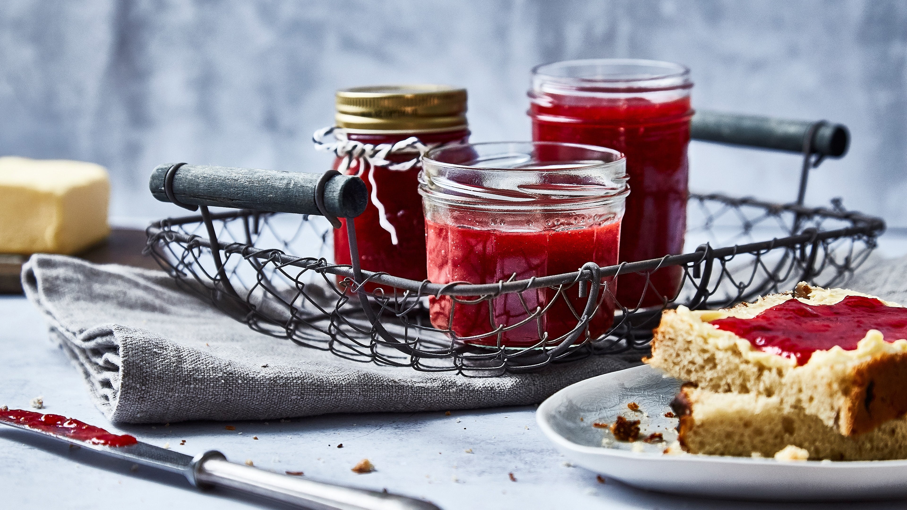 Pflaumenmus Es geht doch nichts über ein fruchtiges Pflaumenmus wie früher bei Oma! Ganz einfach zum Selbermachen und eine schöne Geschenkidee für die Liebsten!