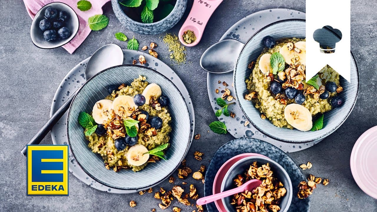 Matcha Porridge YouTube Platzhalterbild für ein Video mit dem Titel 'Matcha Porridge'.