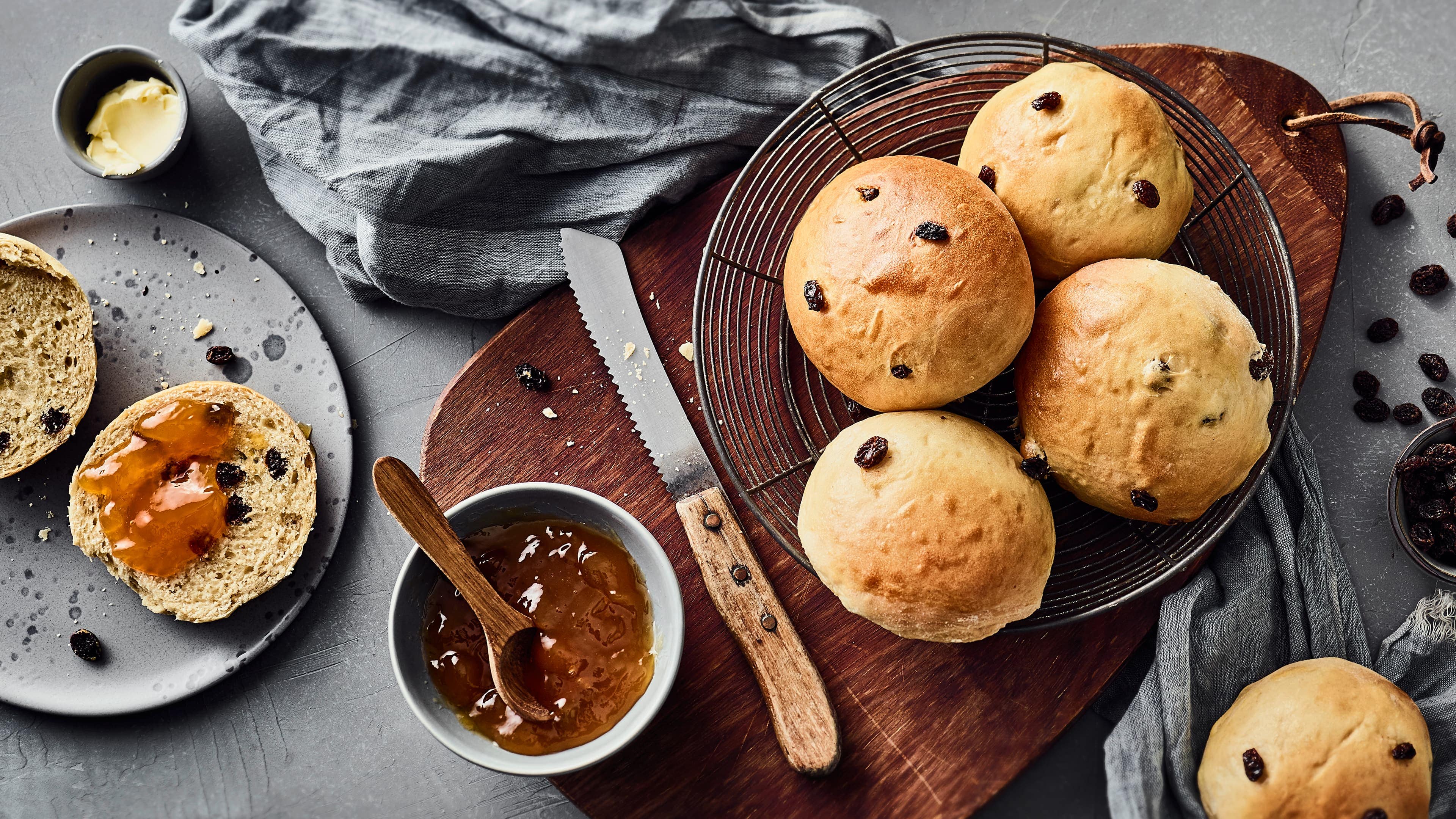 Rosinenbrötchen Rosinenbrötchen
