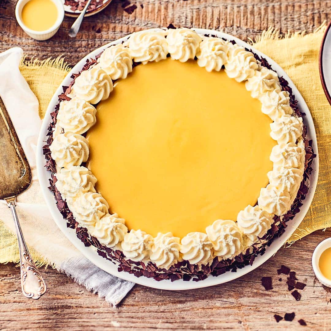 Ein Klassiker zu Ostern: Selbstgemachte Eierlikörtorte nach einem Rezept von Oma - herrlich cremig.
