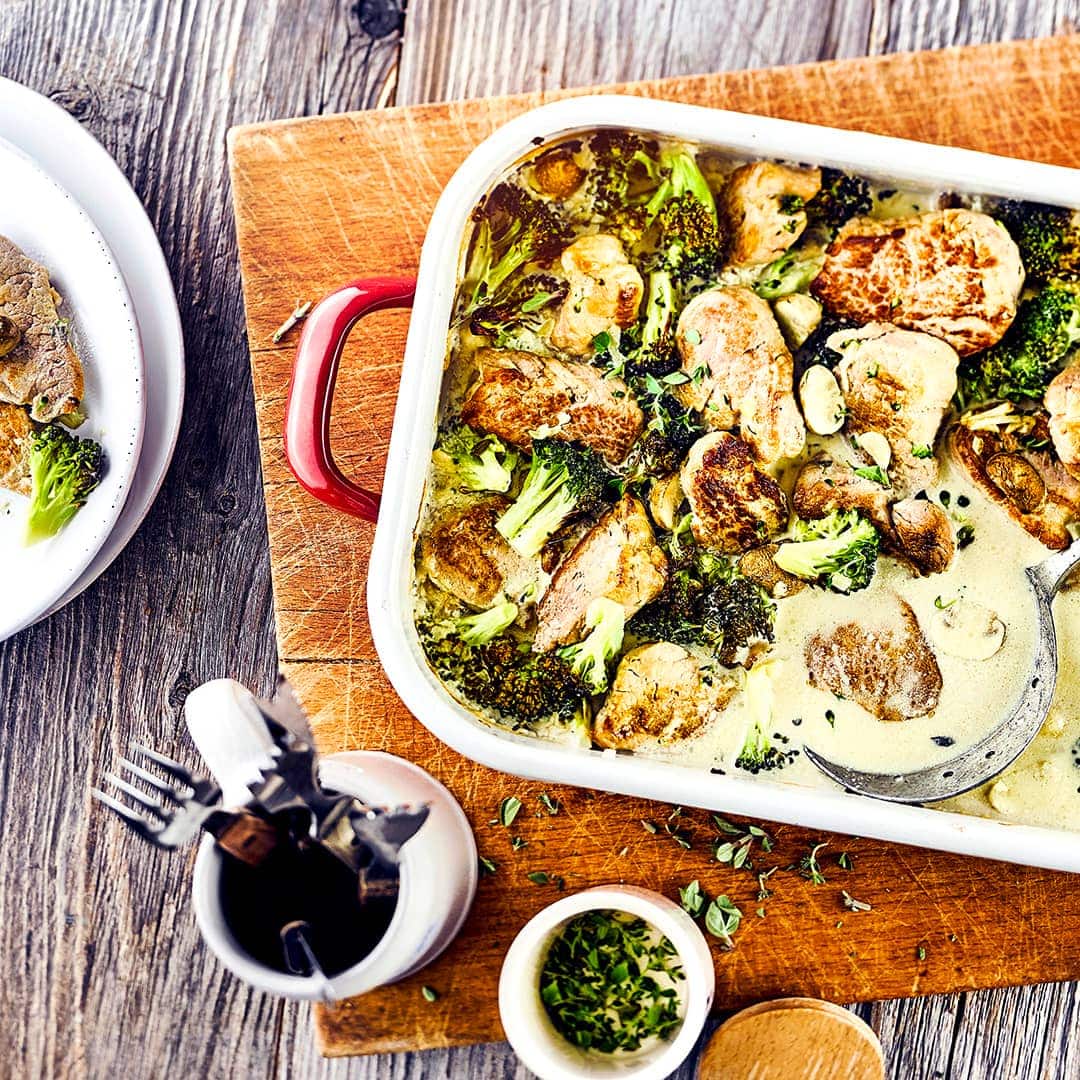 LendentopfLendentopf mit Schweinefilet, Brokkoli und Champignons in Auflaufform