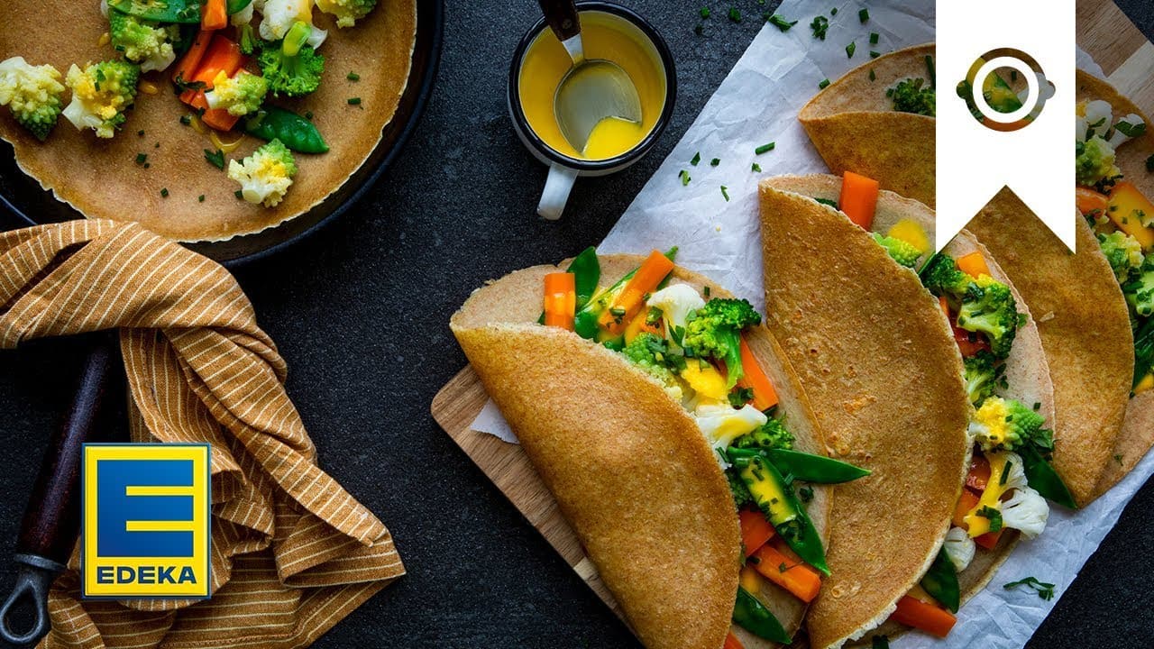Pfannkuchen mit Gemüse Rezept YouTube Platzhalterbild für ein Video mit dem Titel 'Pfannkuchen mit Gemüse Rezept'.