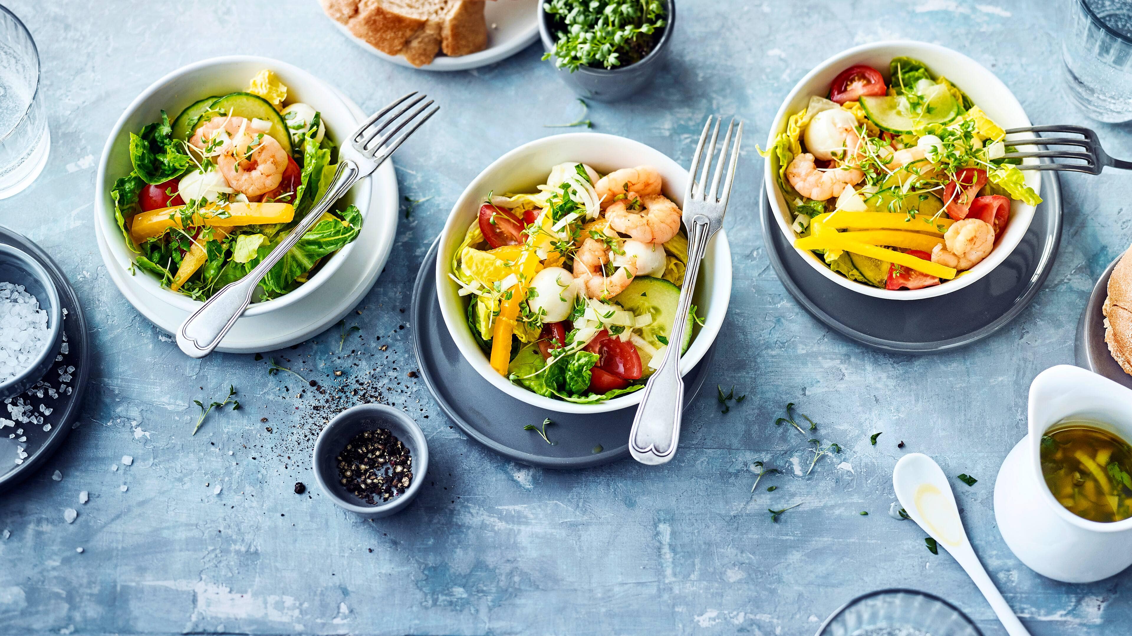 Bunter Salat mit Garnelen Bunter Salat mit Garnelen