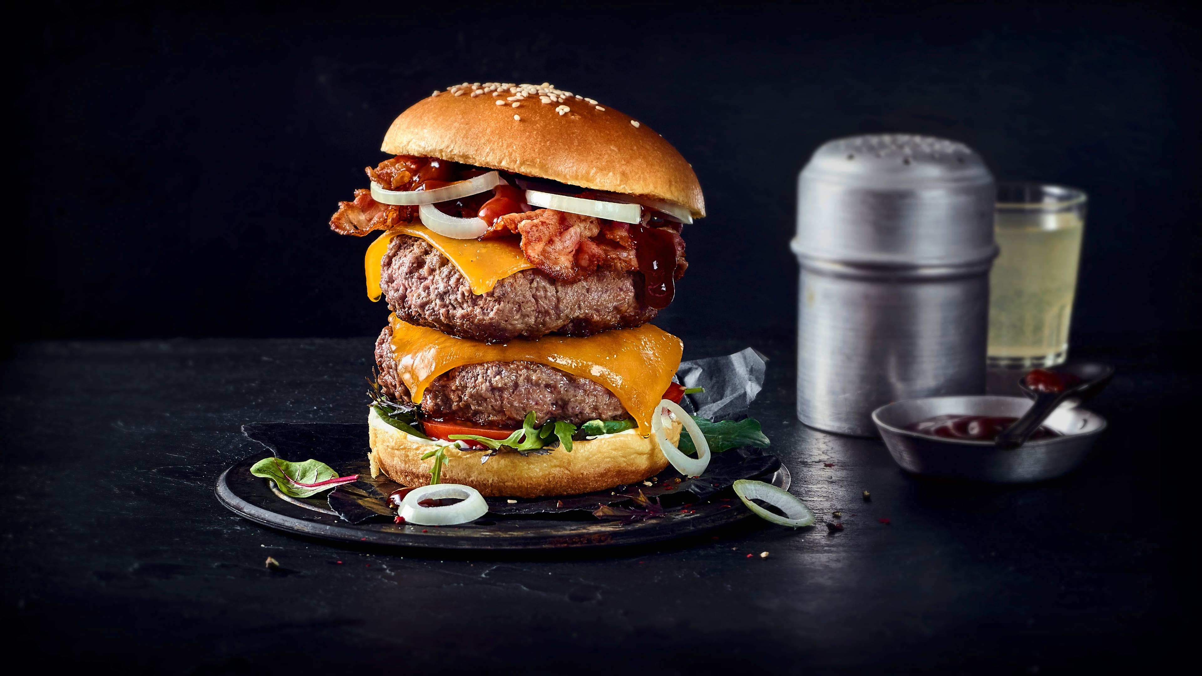 Burger: The big American Burger: The big American