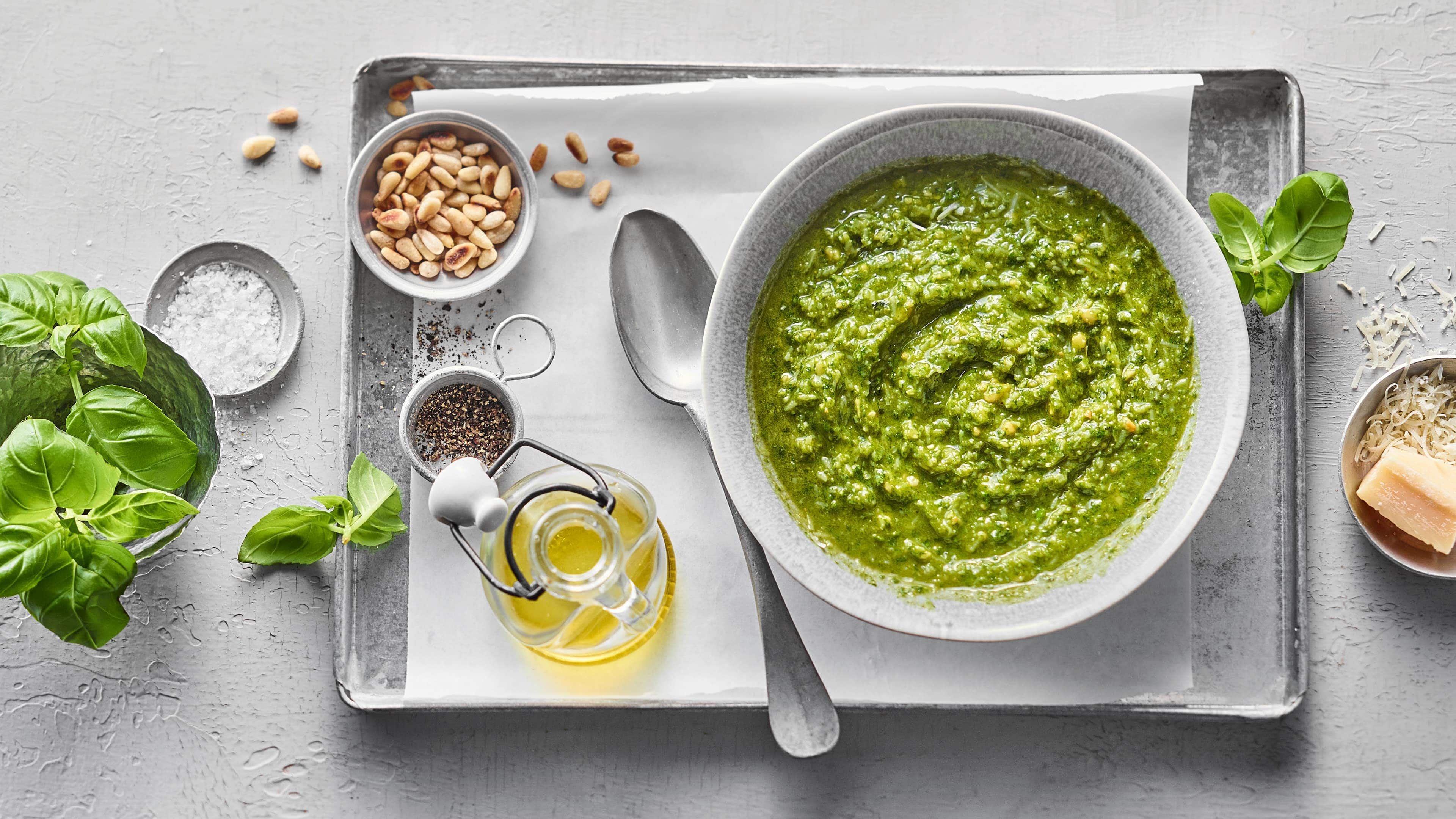 Basilikum-Pesto Basilikum-Pesto